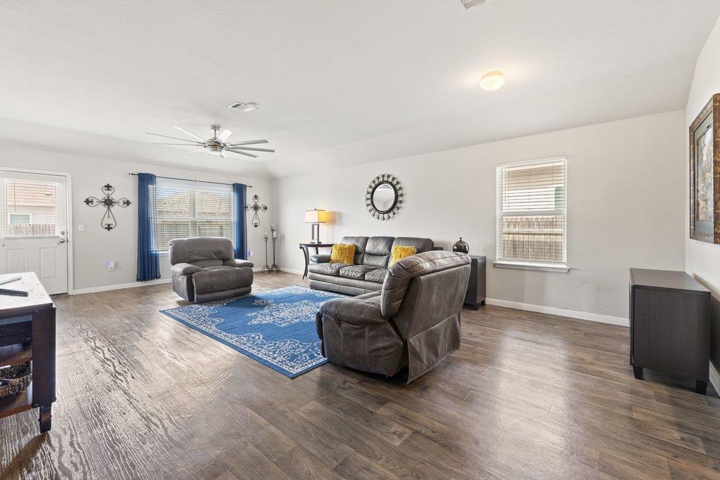 116 Democracy Ct, Liberty Hill, TX 78642