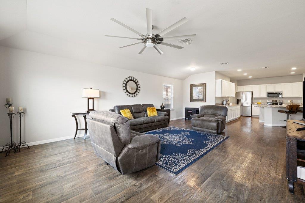 116 Democracy Ct, Liberty Hill, TX 78642