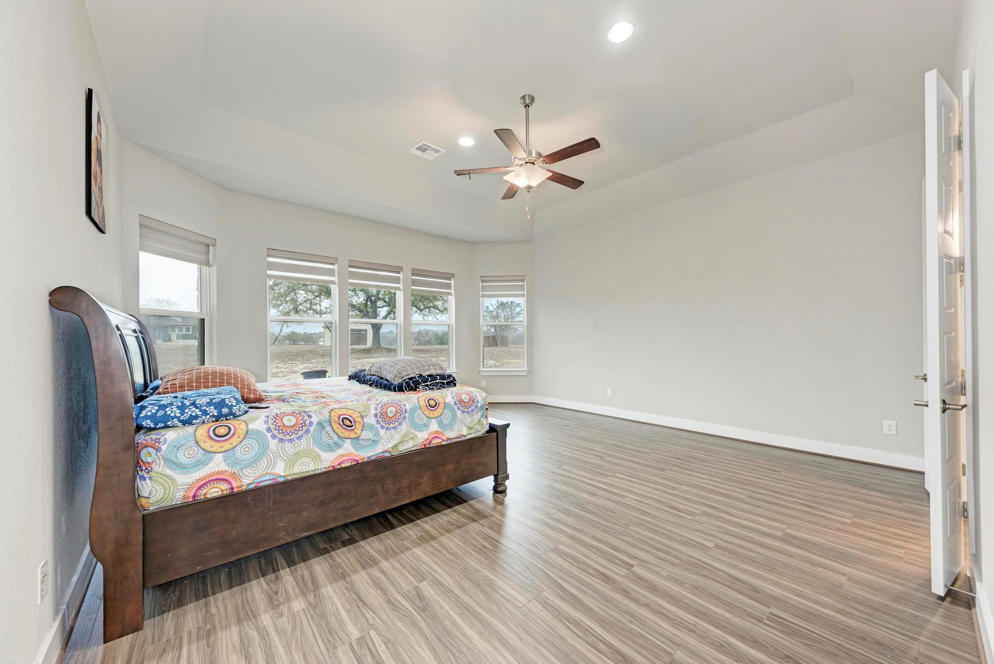 92 Sierra Mosca Trl, Liberty Hill, TX 78642