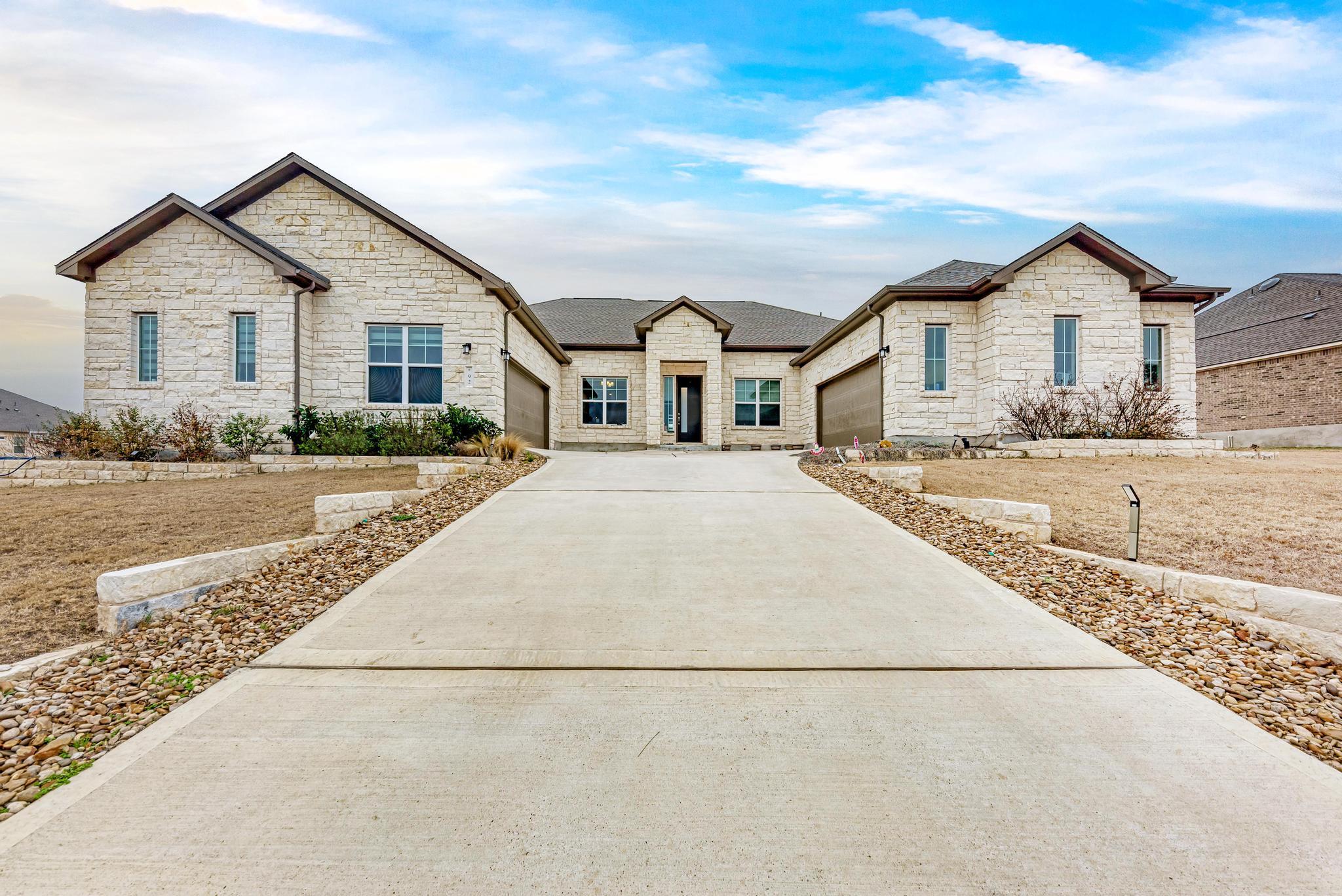 92 Sierra Mosca Trl, Liberty Hill, TX 78642