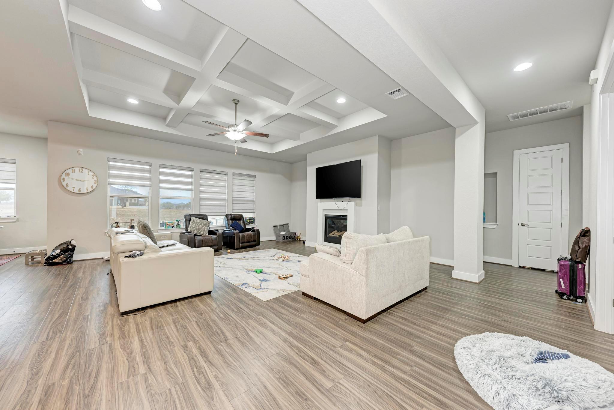 92 Sierra Mosca Trl, Liberty Hill, TX 78642