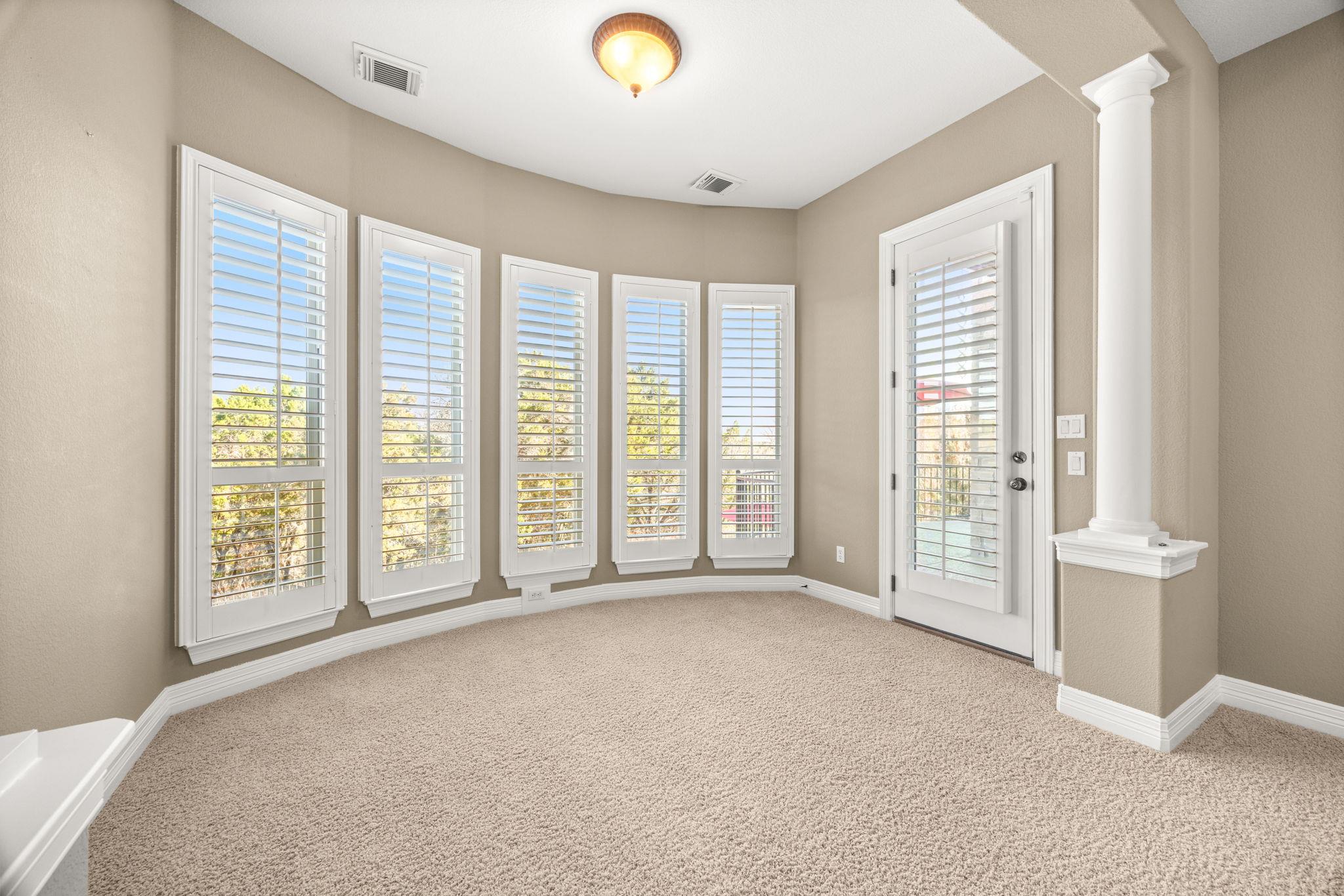 521 Horseback Holw, Austin, TX 78732