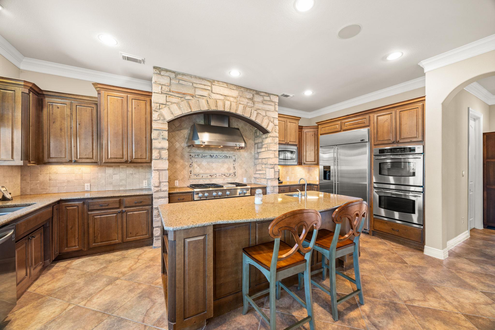 521 Horseback Holw, Austin, TX 78732