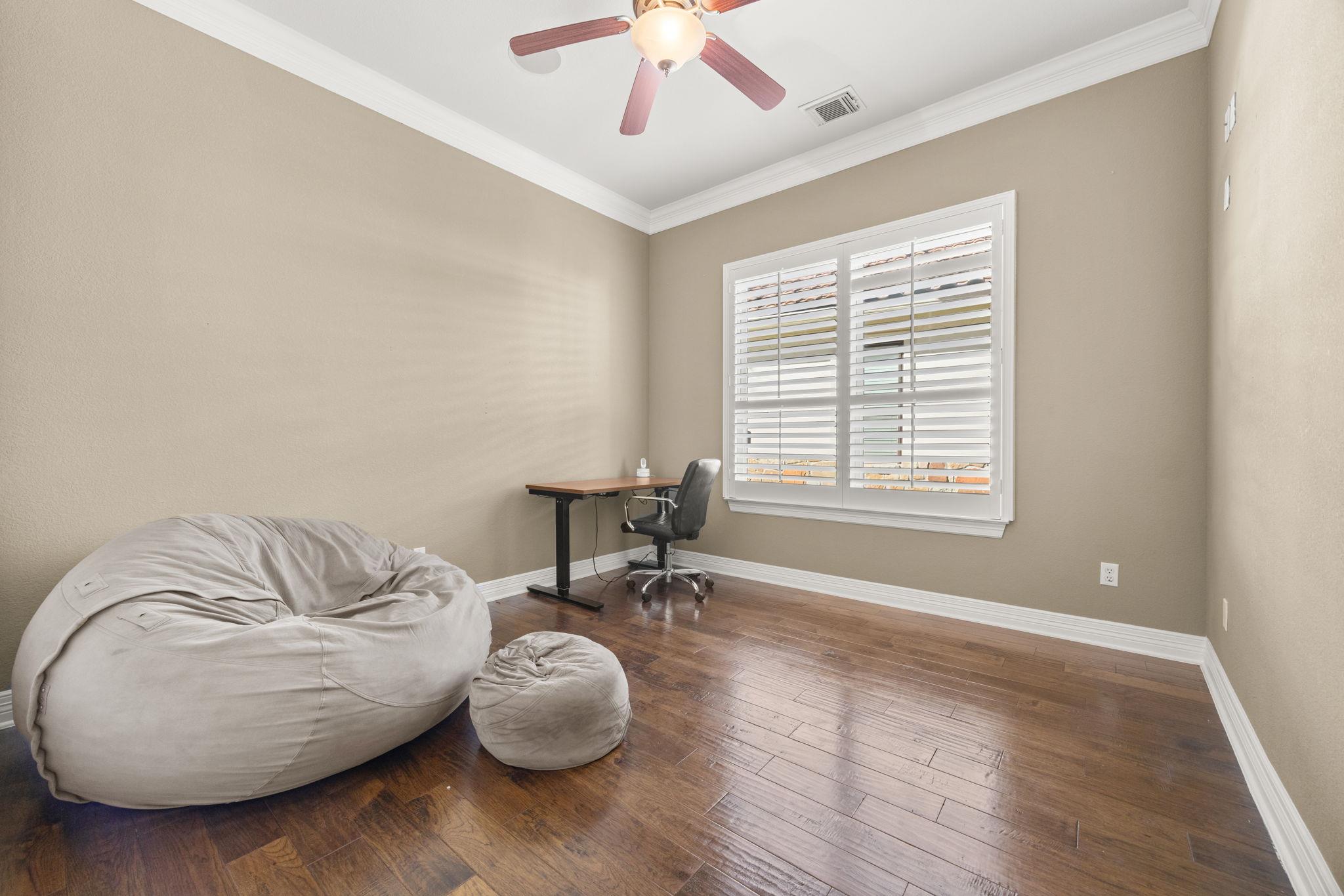 521 Horseback Holw, Austin, TX 78732