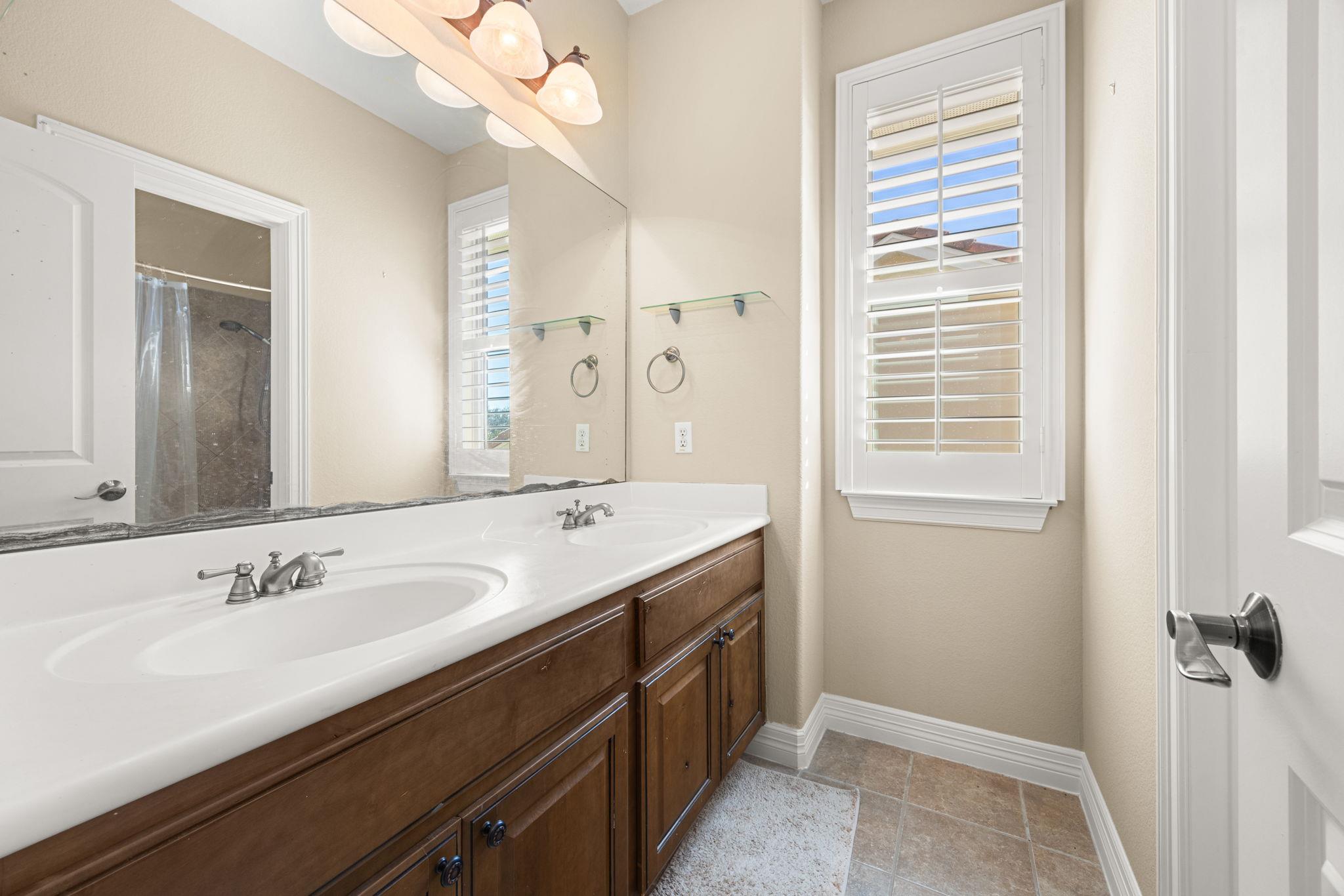 521 Horseback Holw, Austin, TX 78732