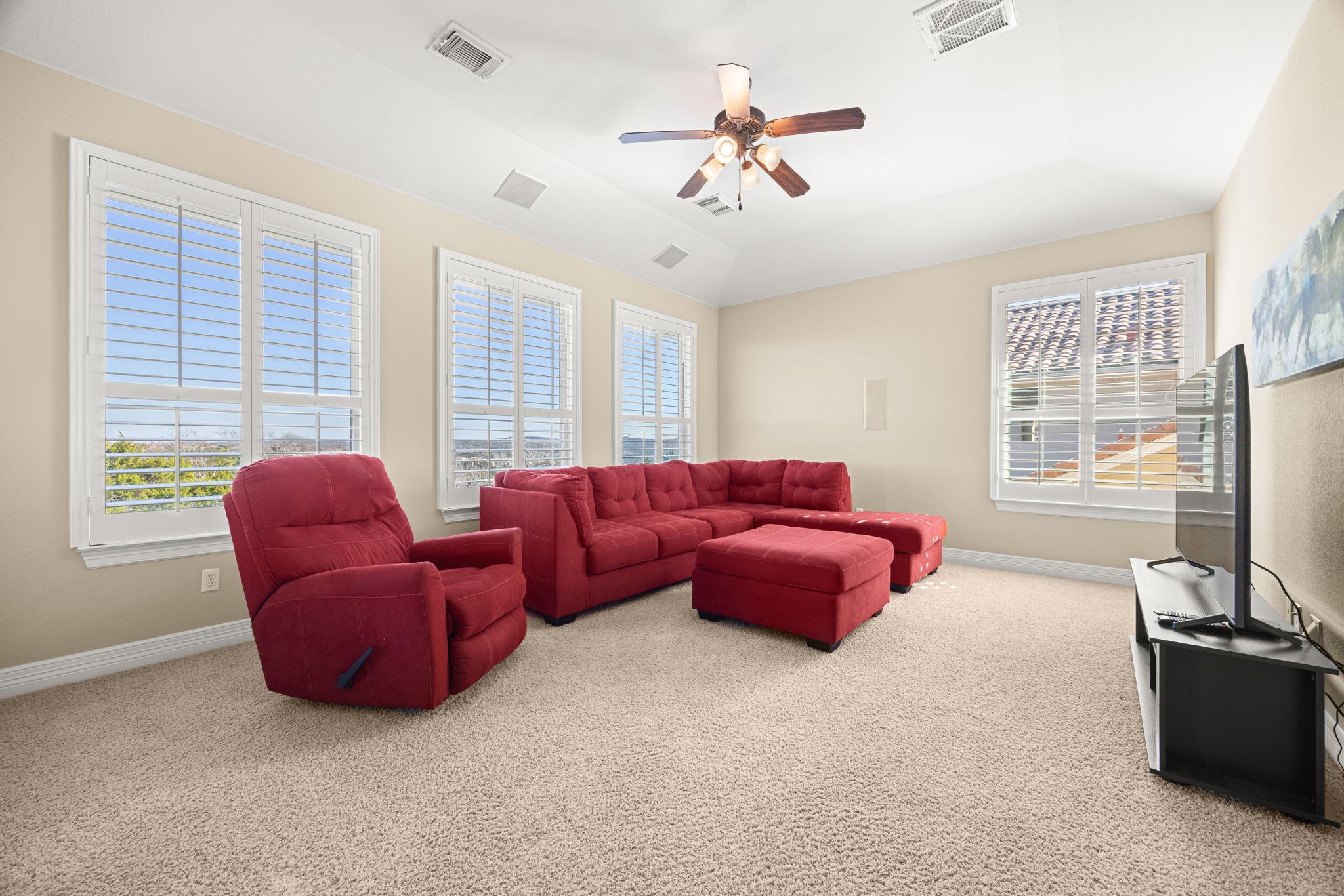 521 Horseback Holw, Austin, TX 78732