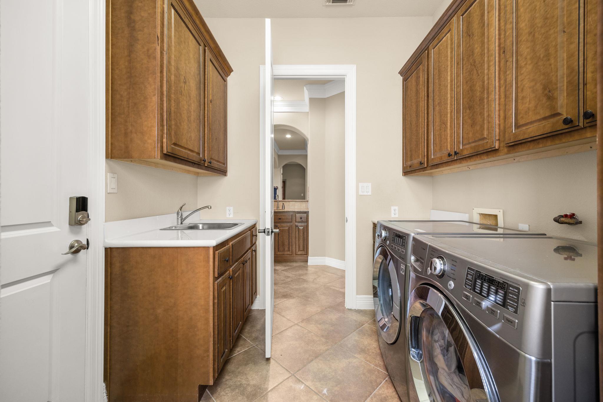 521 Horseback Holw, Austin, TX 78732