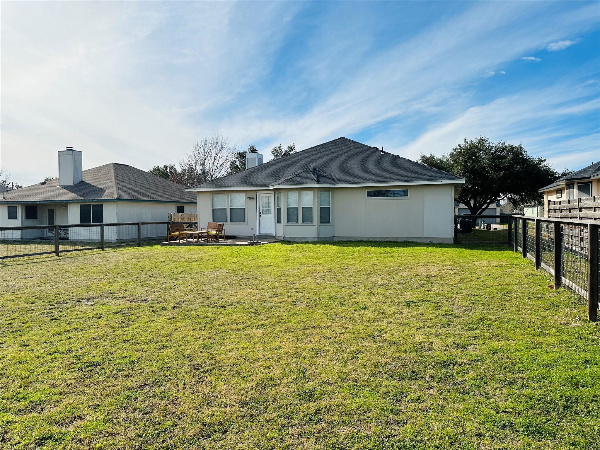 114 Dana Dr, Hutto, TX 78634