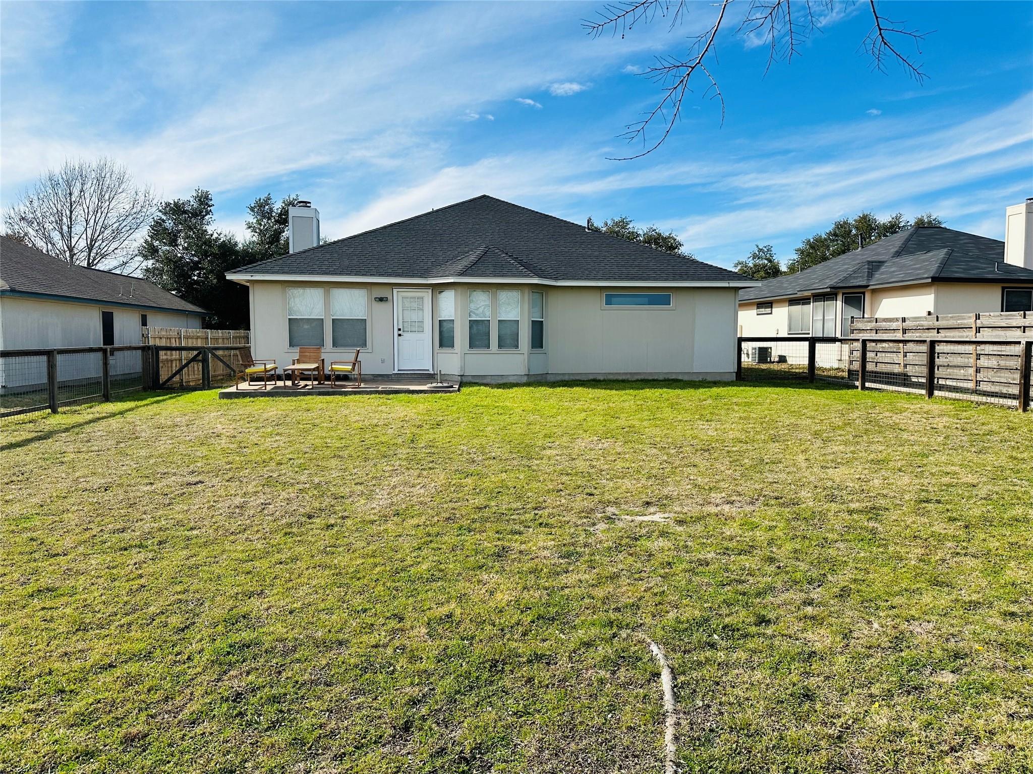 114 Dana Dr, Hutto, TX 78634