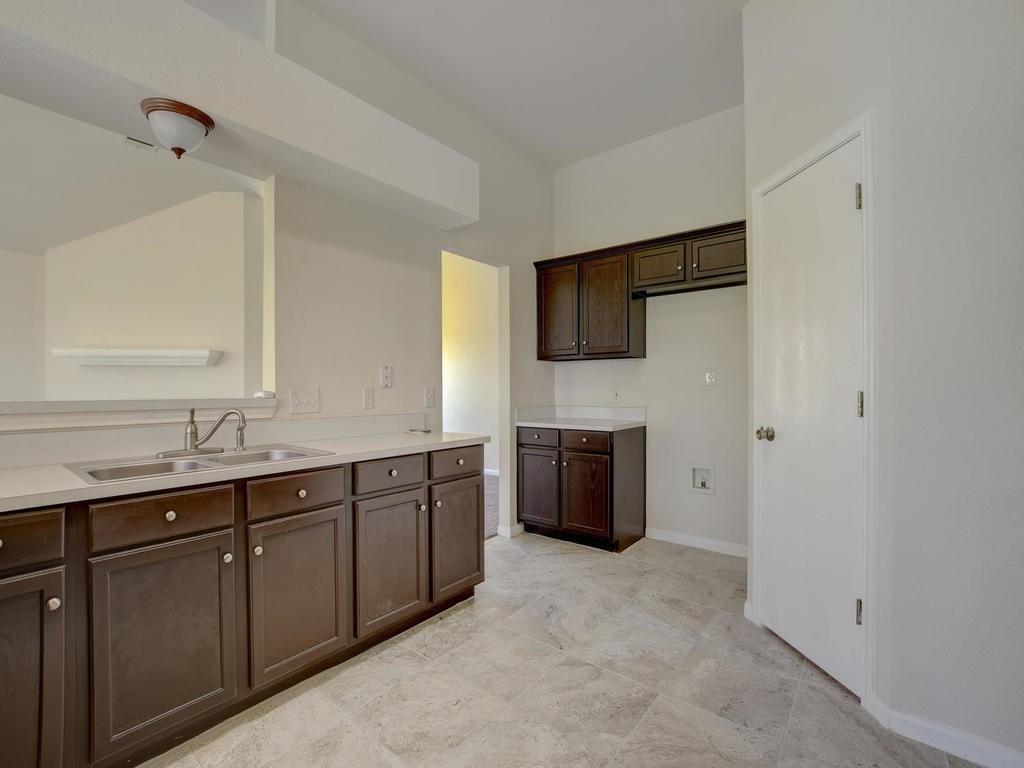 114 Dana Dr, Hutto, TX 78634