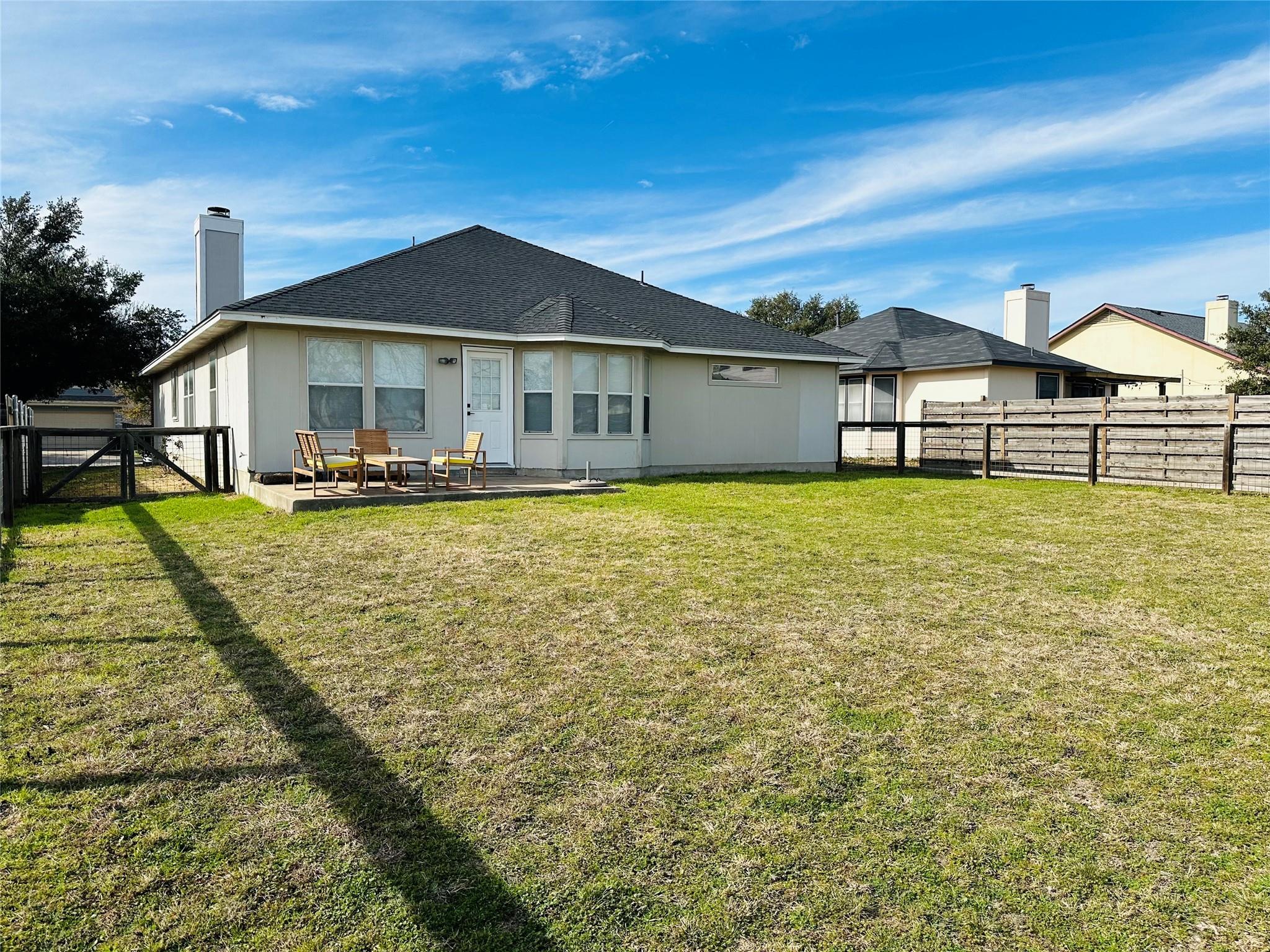 114 Dana Dr, Hutto, TX 78634