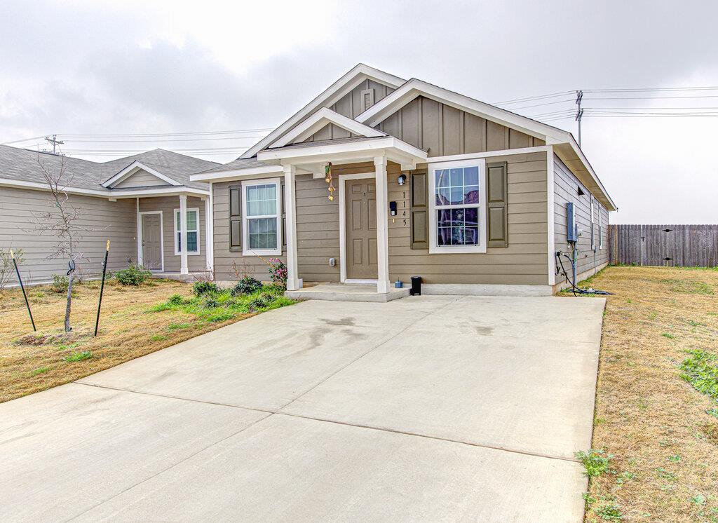 1145 Catfish Ln, Bastrop, TX 78602