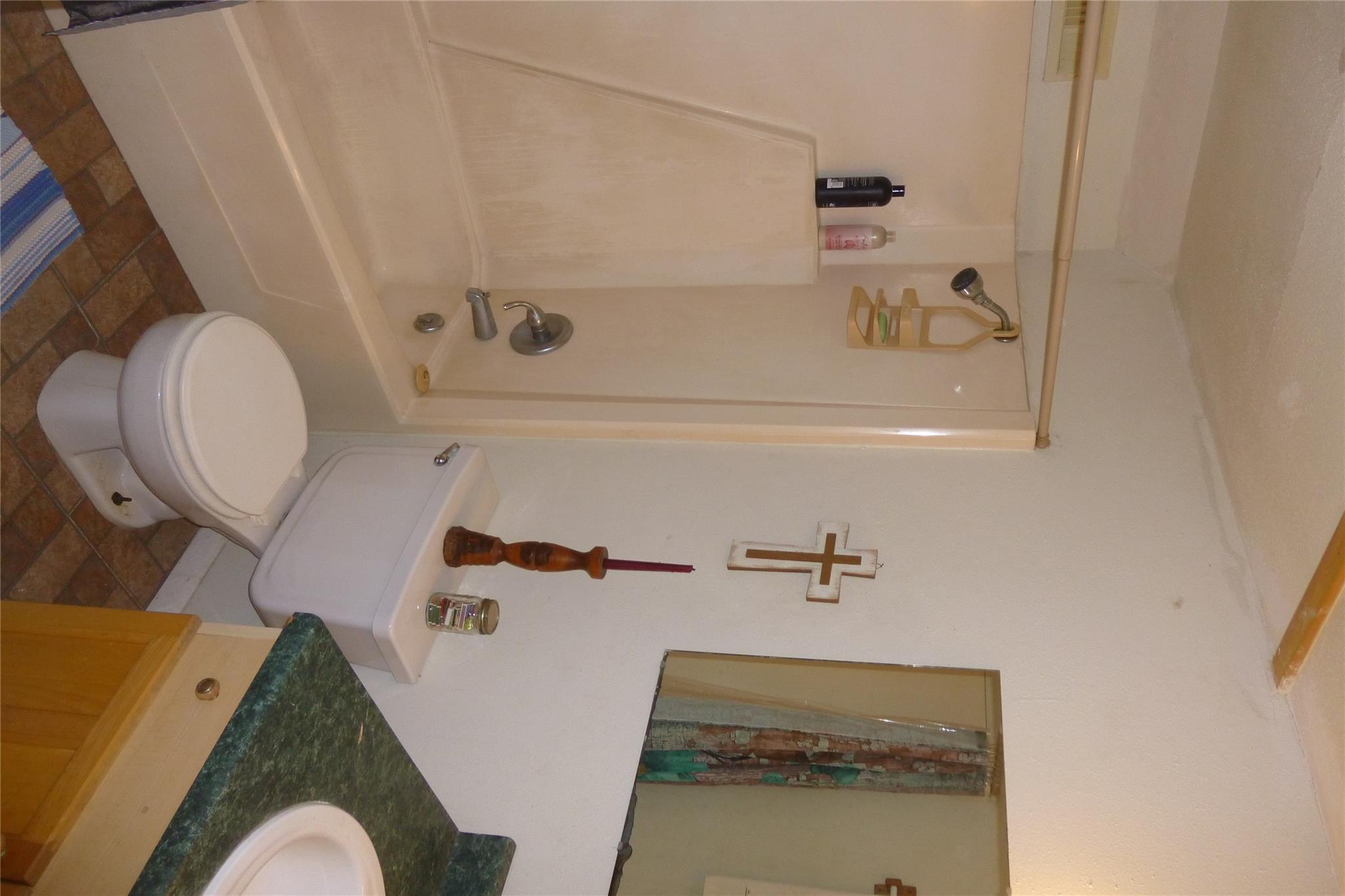 502 W 10th St, Taylor, TX 76574