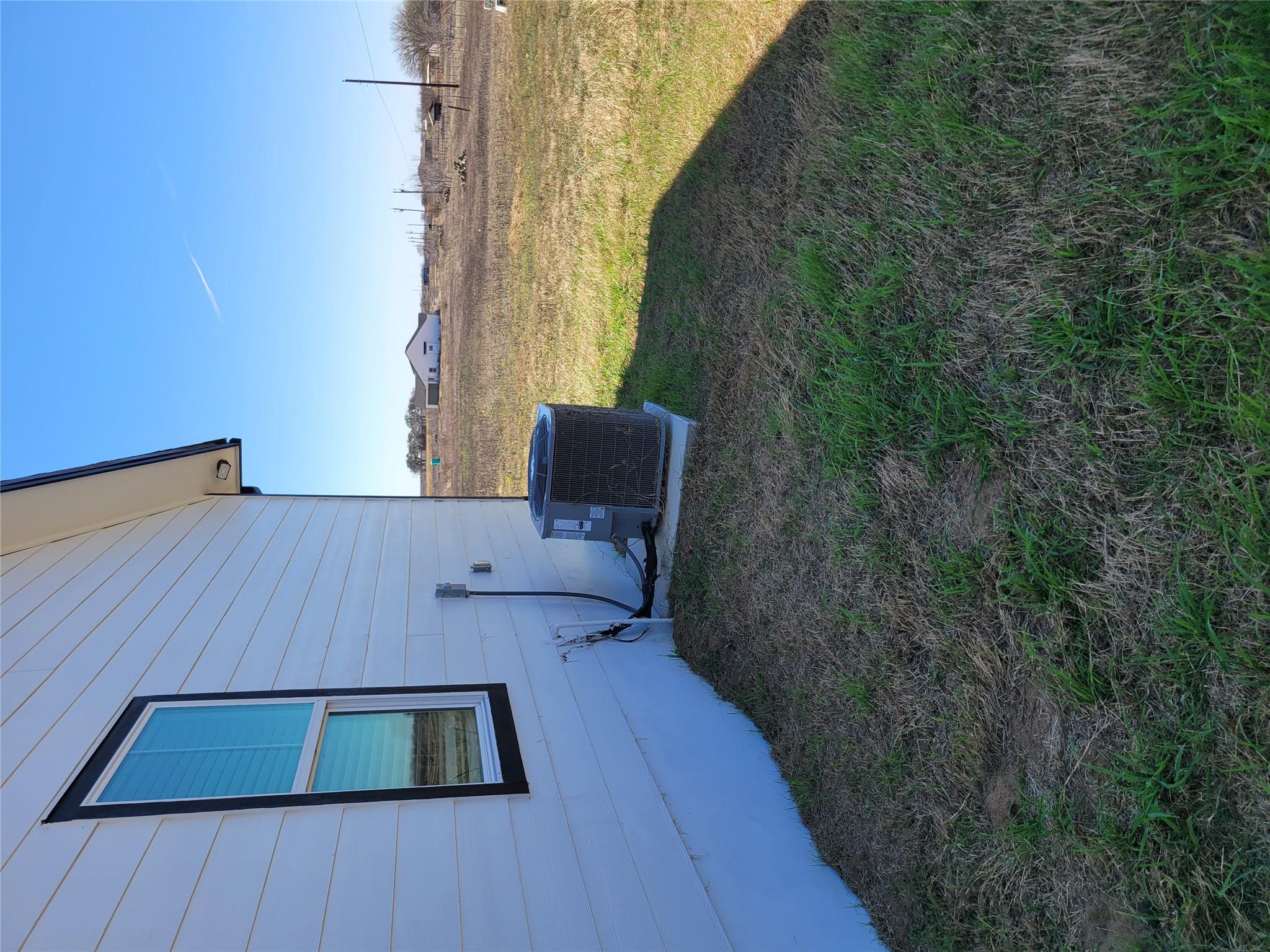 577 County Road 422 Rd, Stockdale, TX 78160