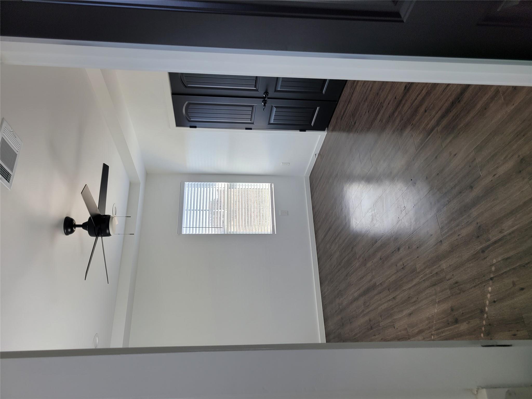 577 County Road 422 Rd, Stockdale, TX 78160