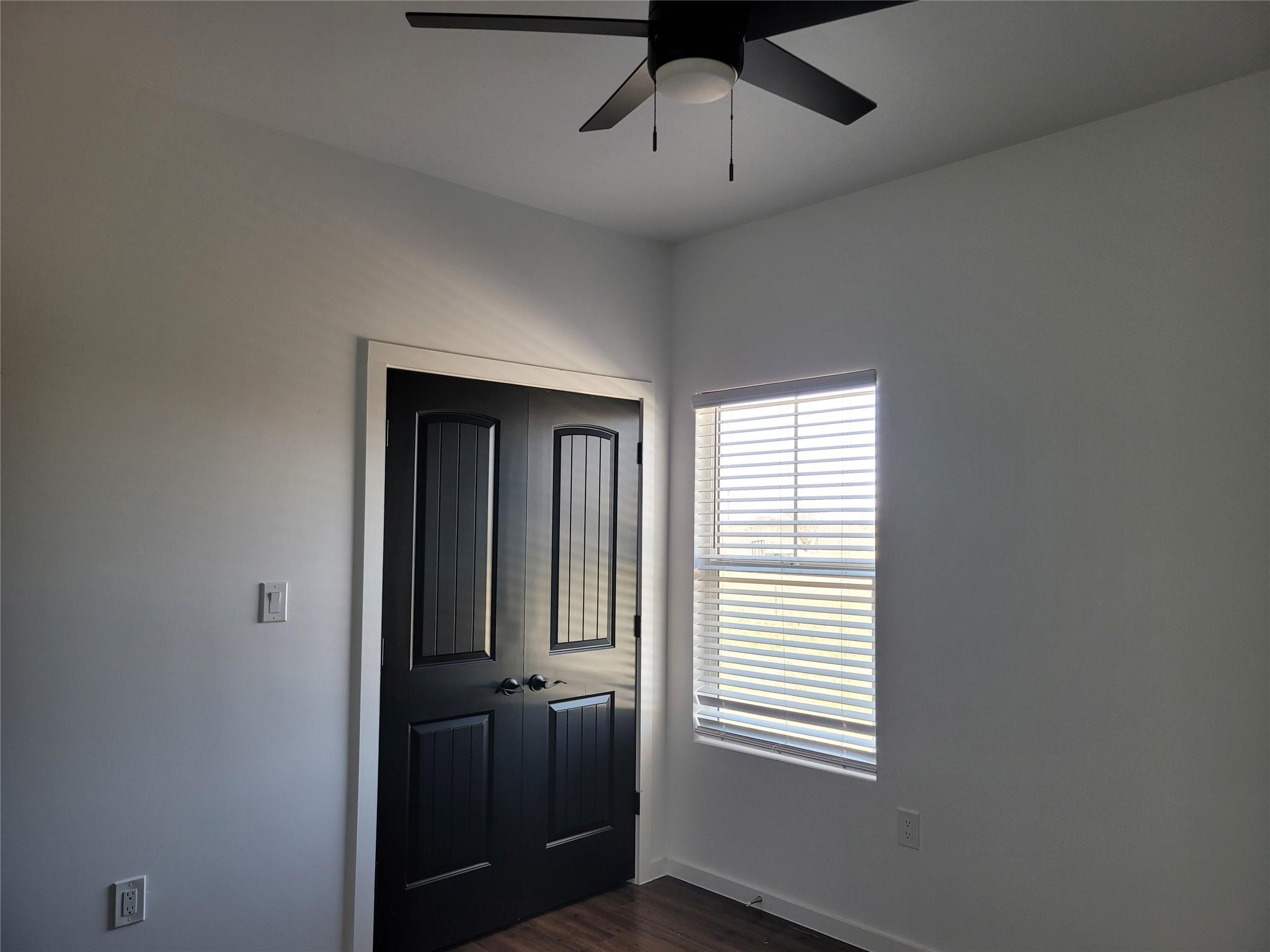 577 County Road 422 Rd, Stockdale, TX 78160