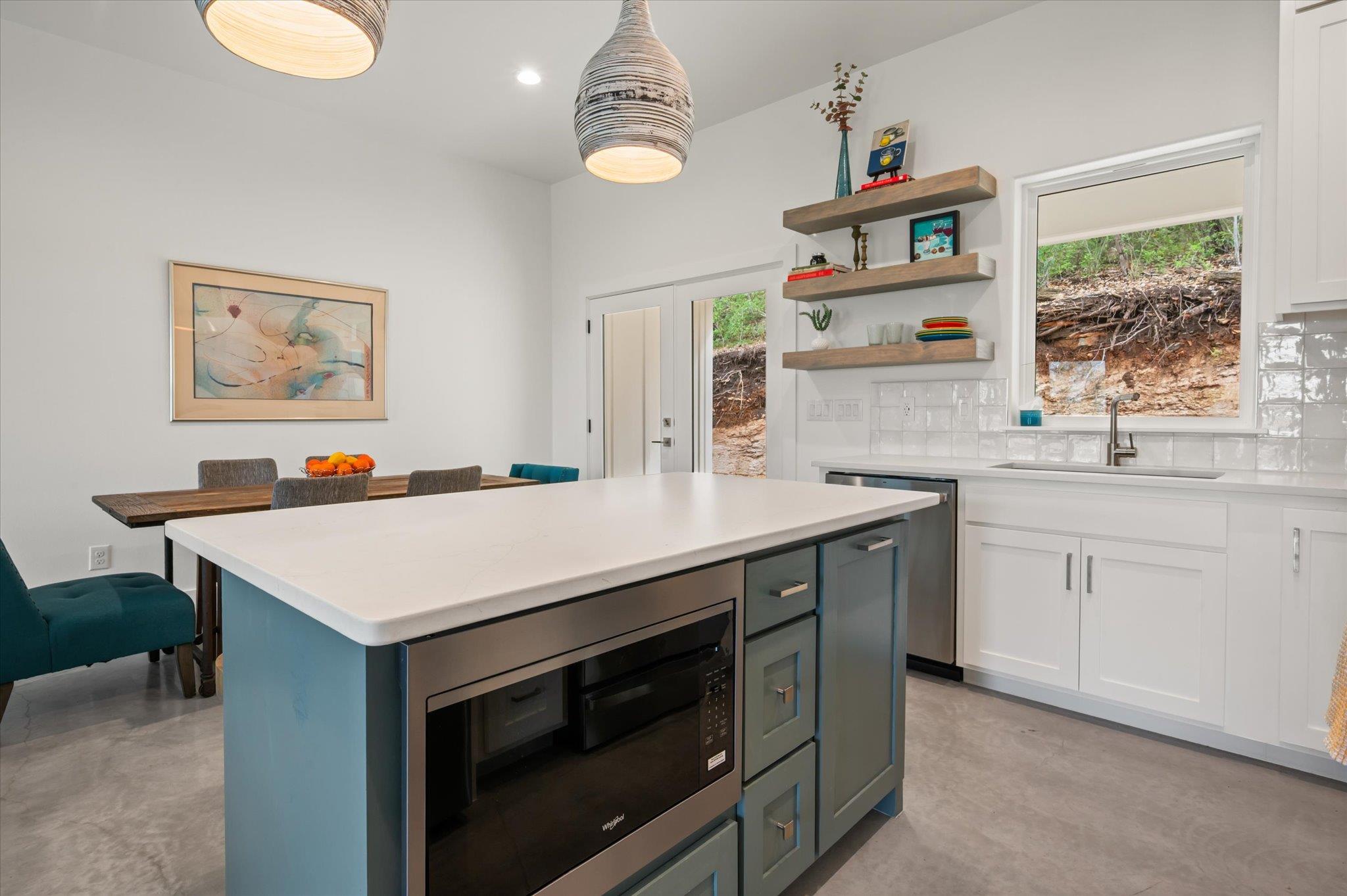 405 Taylor Dr, Marble Falls, TX 78657