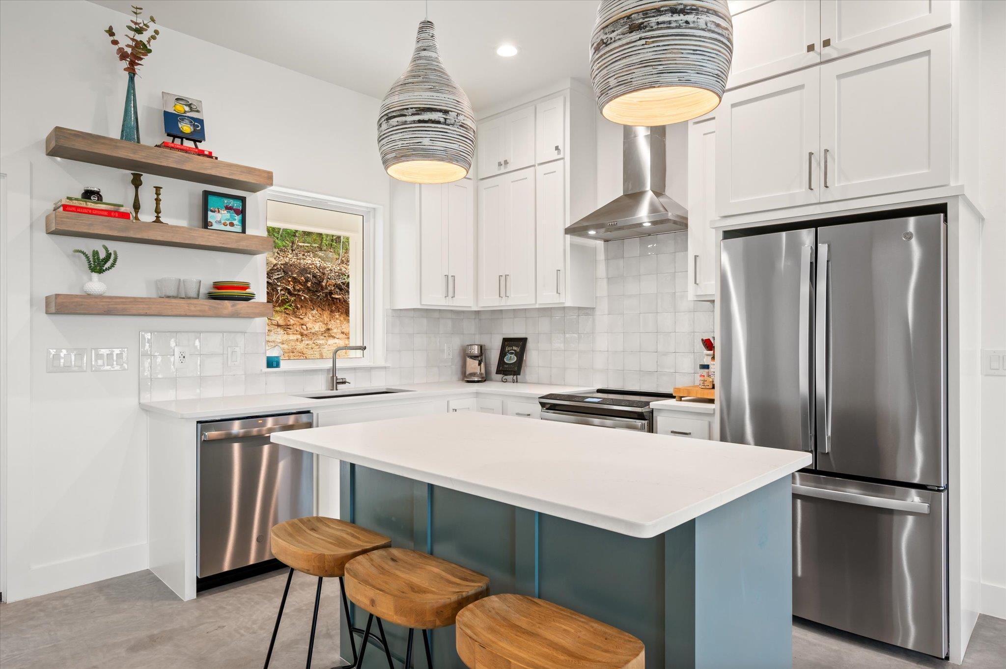 405 Taylor Dr, Marble Falls, TX 78657