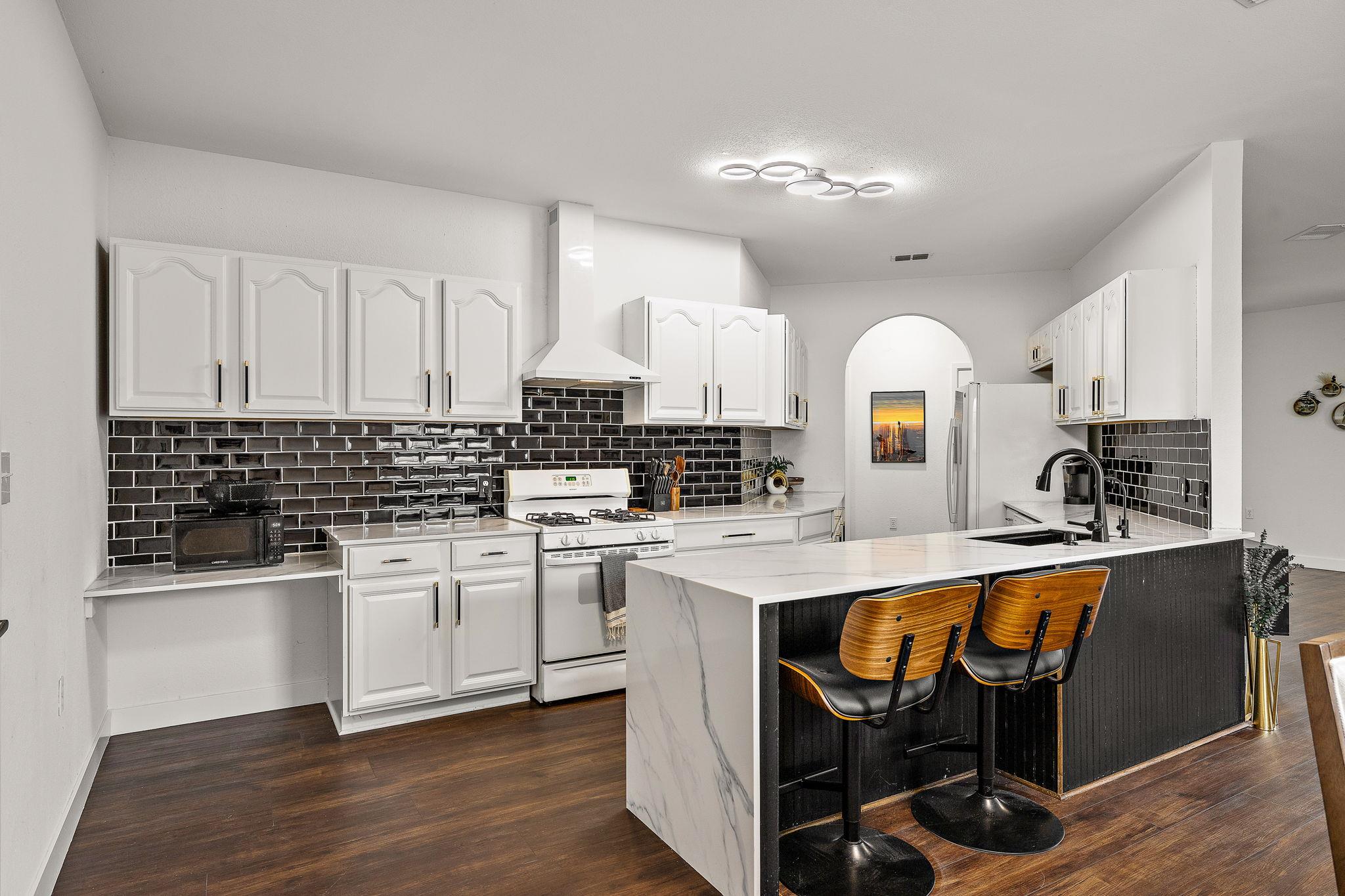 103 Turney St, Smithville, TX 78957