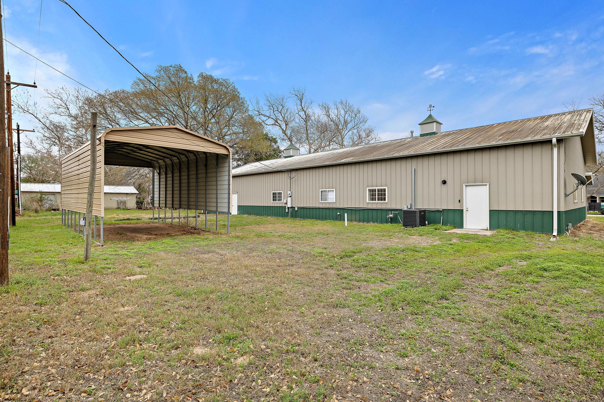 103 Turney St, Smithville, TX 78957