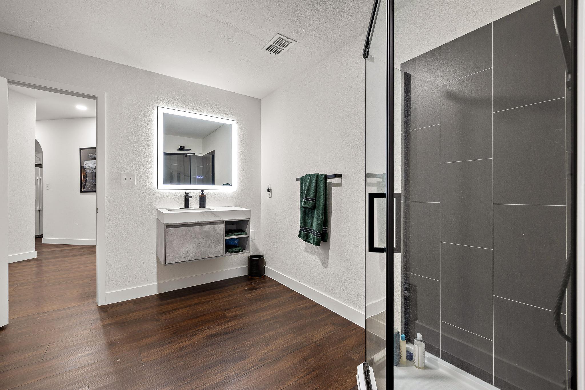 103 Turney St, Smithville, TX 78957