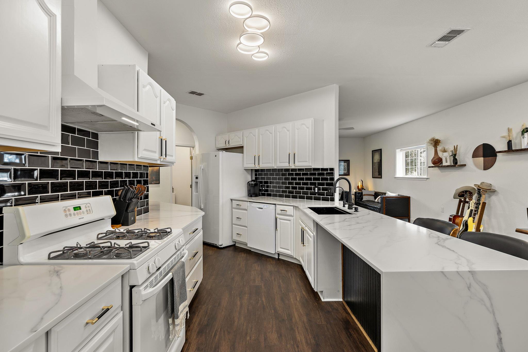 103 Turney St, Smithville, TX 78957