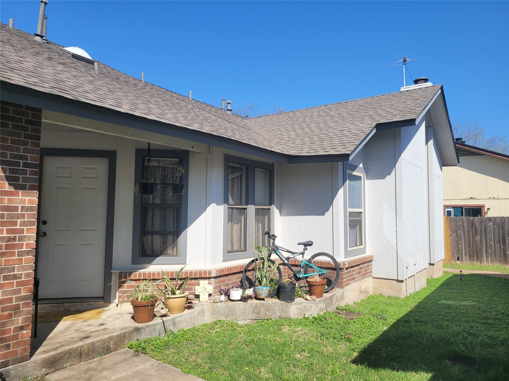 1804 Rawhide Dr, Round Rock, TX 78681