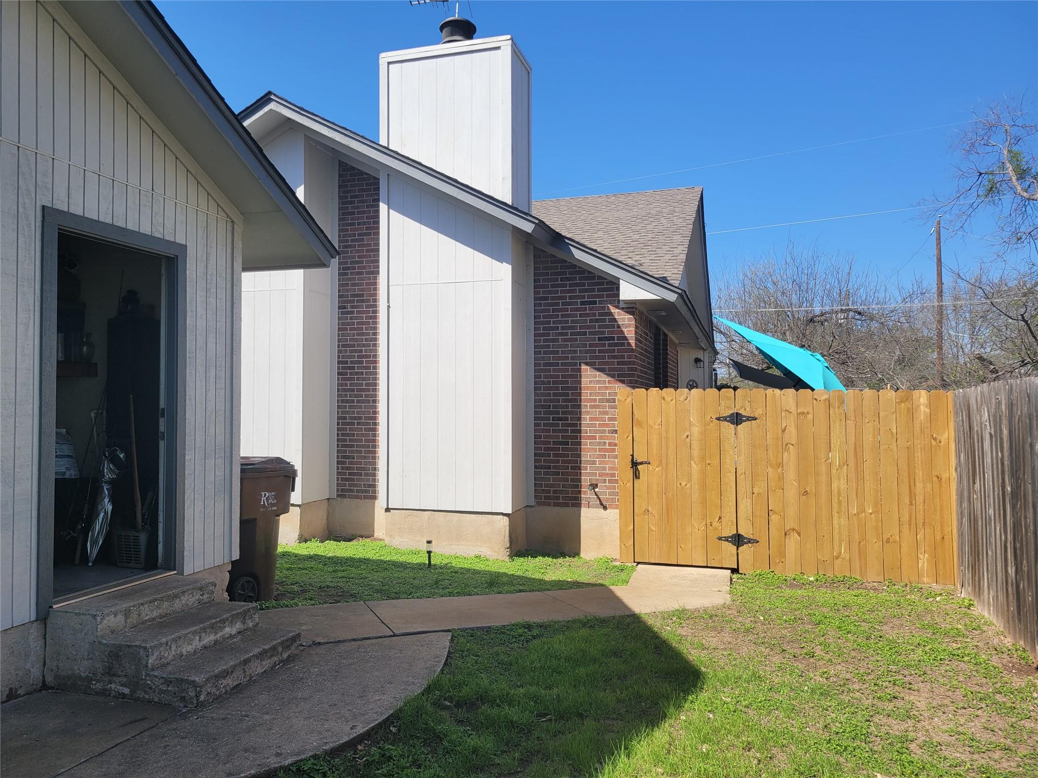 1804 Rawhide Dr, Round Rock, TX 78681