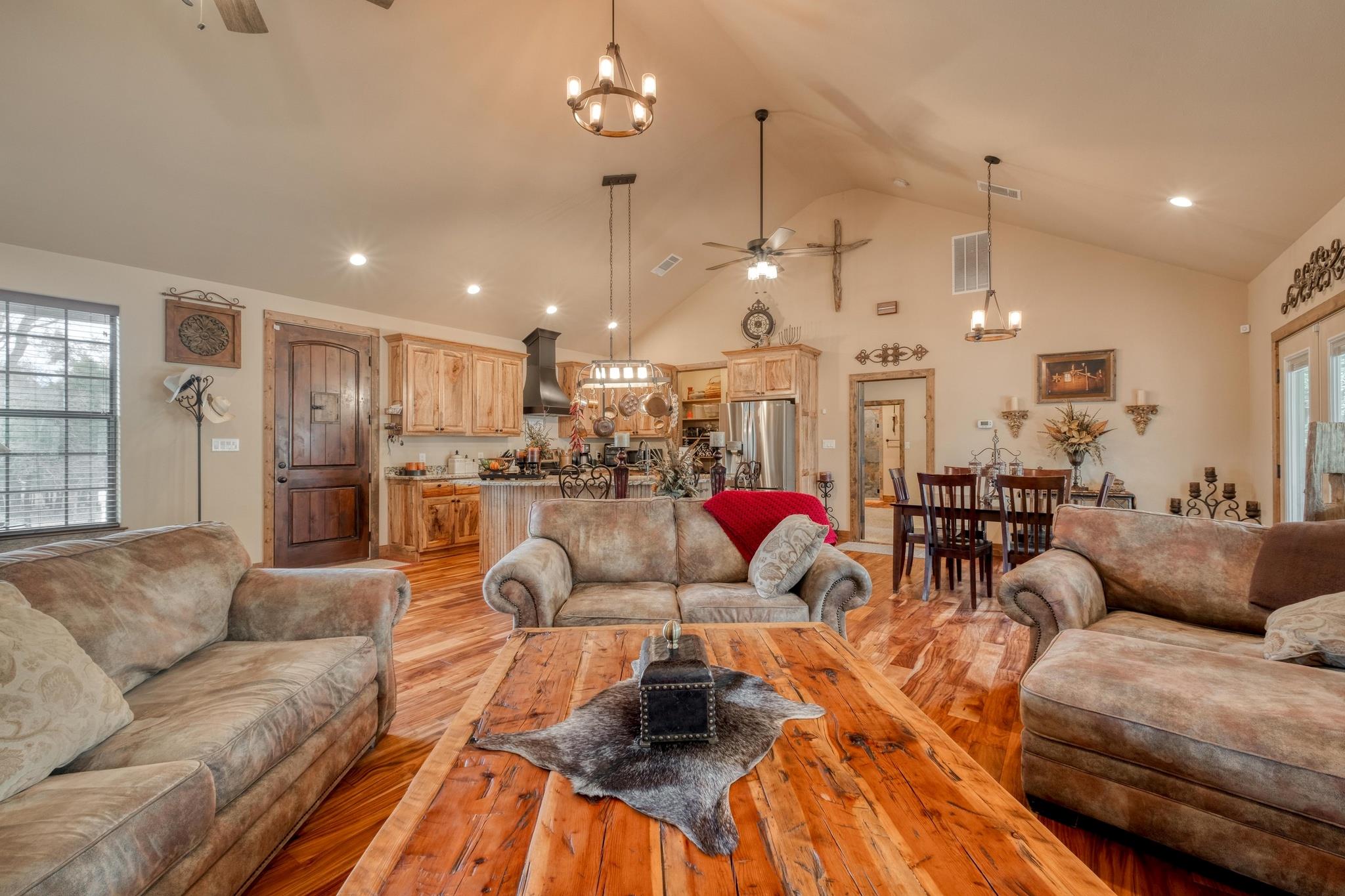 7152 Taylorsville Rd, Dale, TX 78616