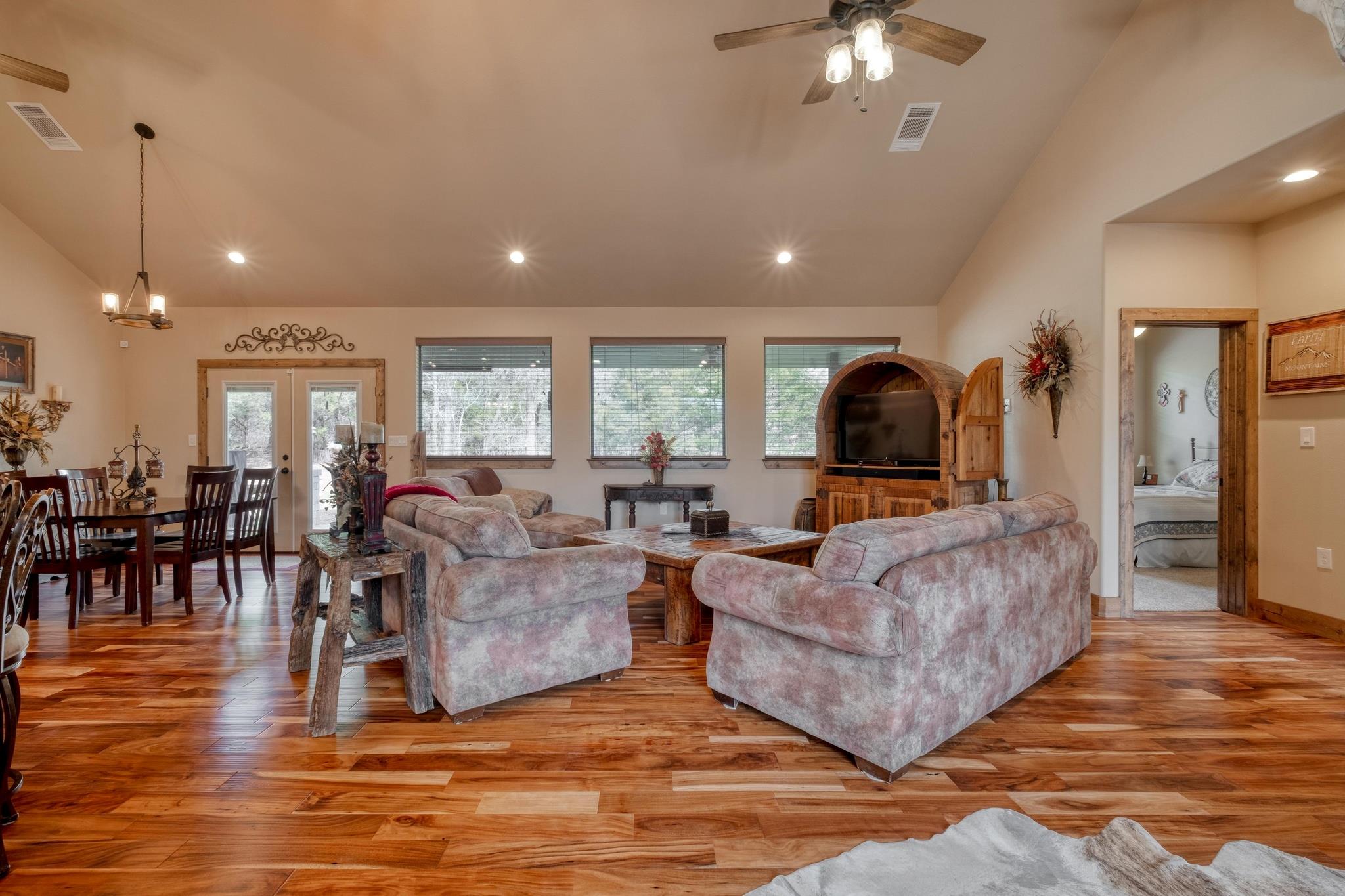 7152 Taylorsville Rd, Dale, TX 78616