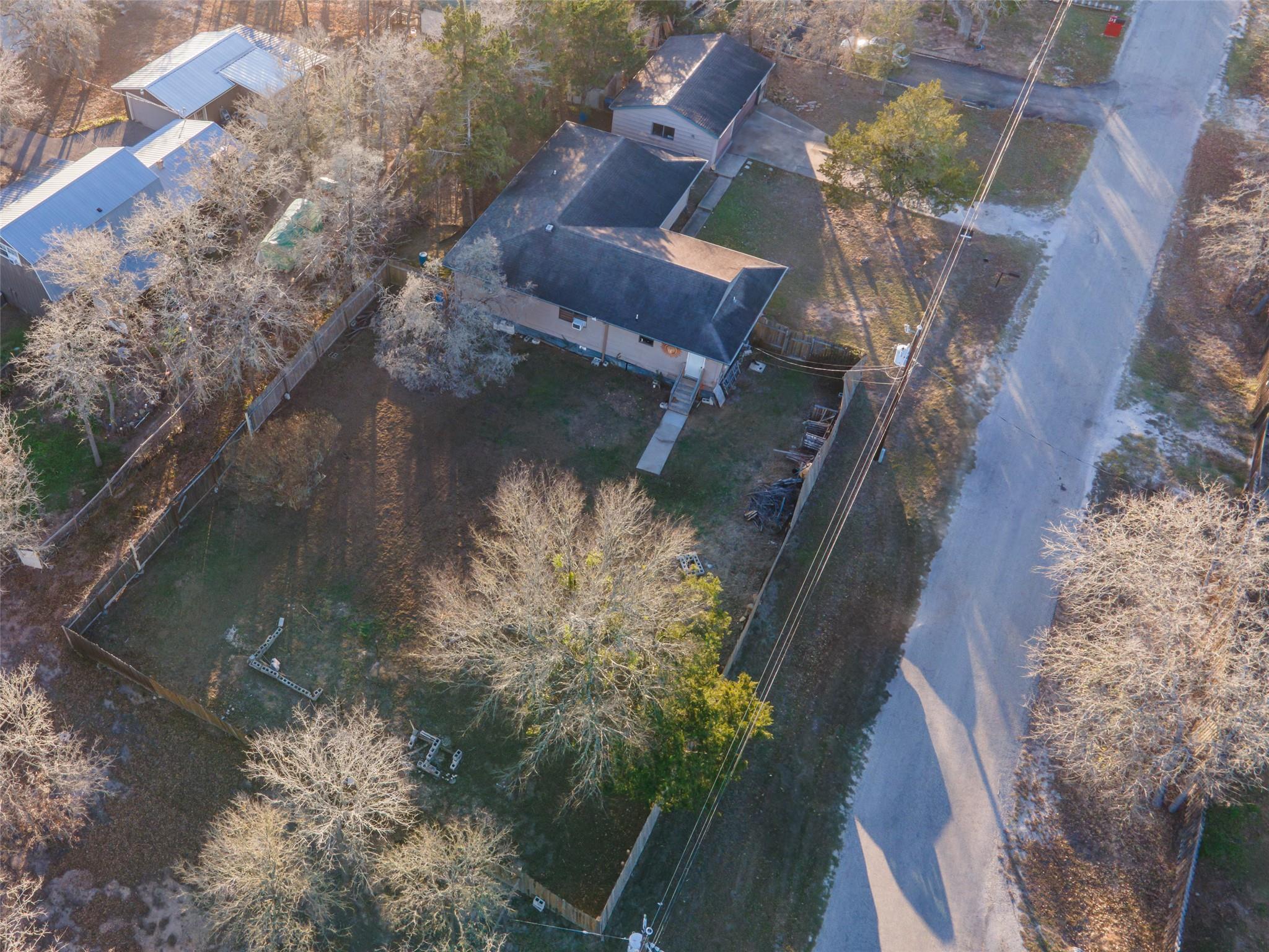 145 Buffalo Run, Smithville, TX 78957