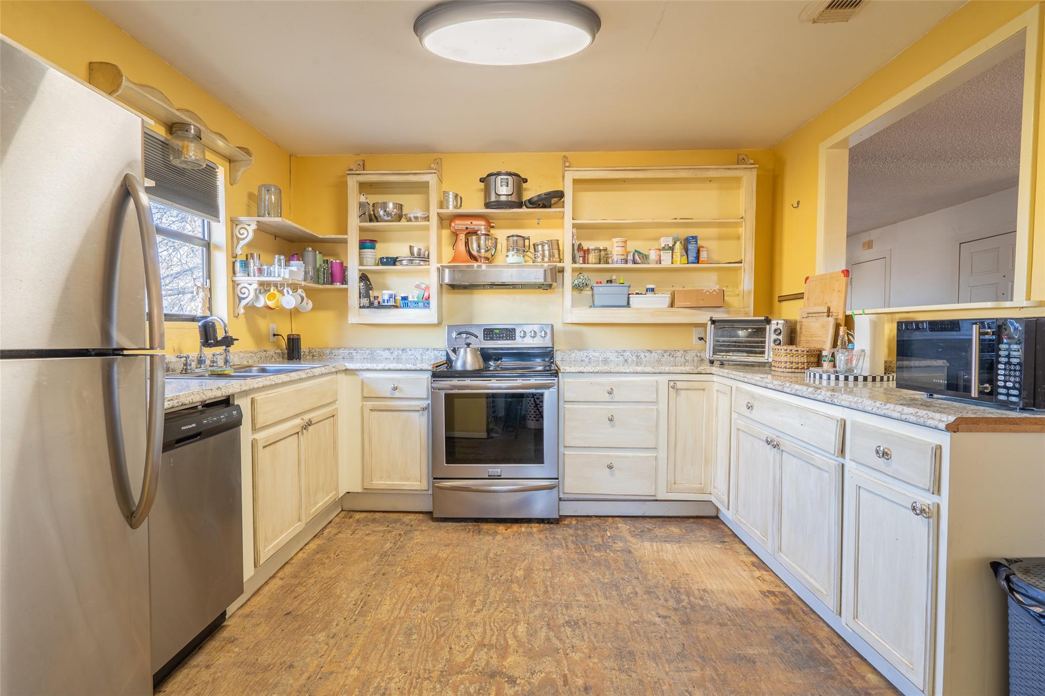 145 Buffalo Run, Smithville, TX 78957