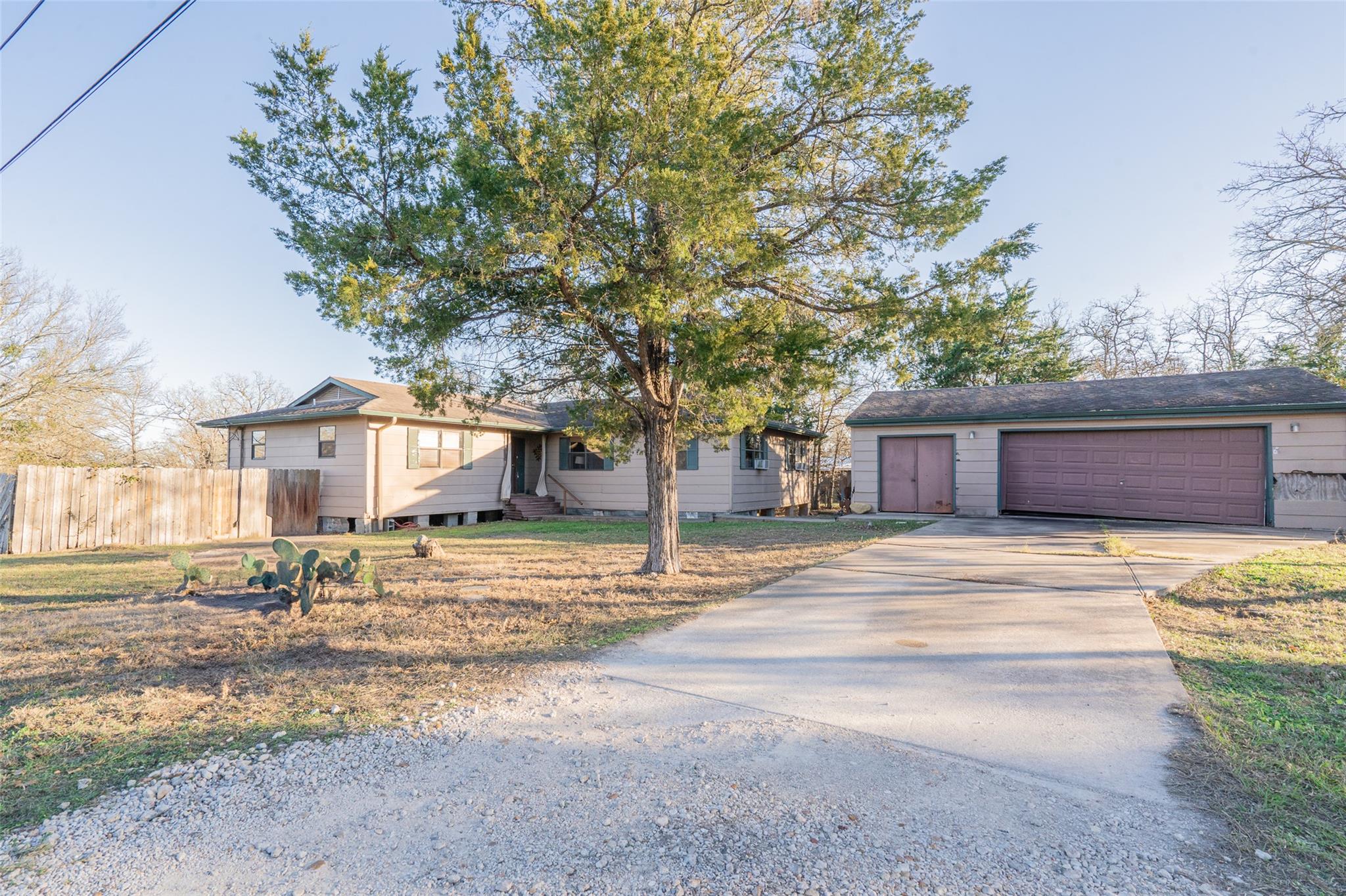 145 Buffalo Run, Smithville, TX 78957