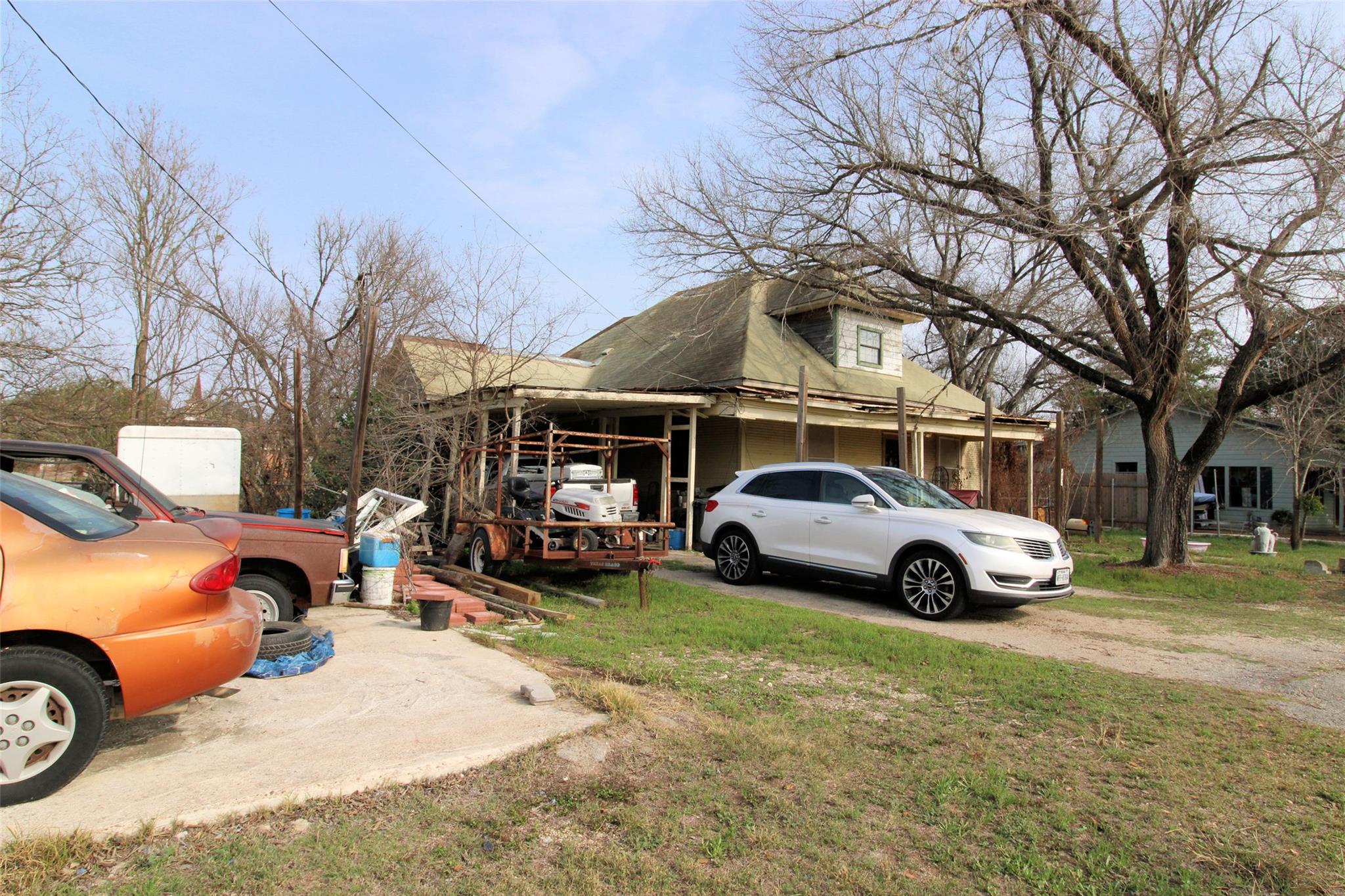 402 Trinity St, Lockhart, TX 78644