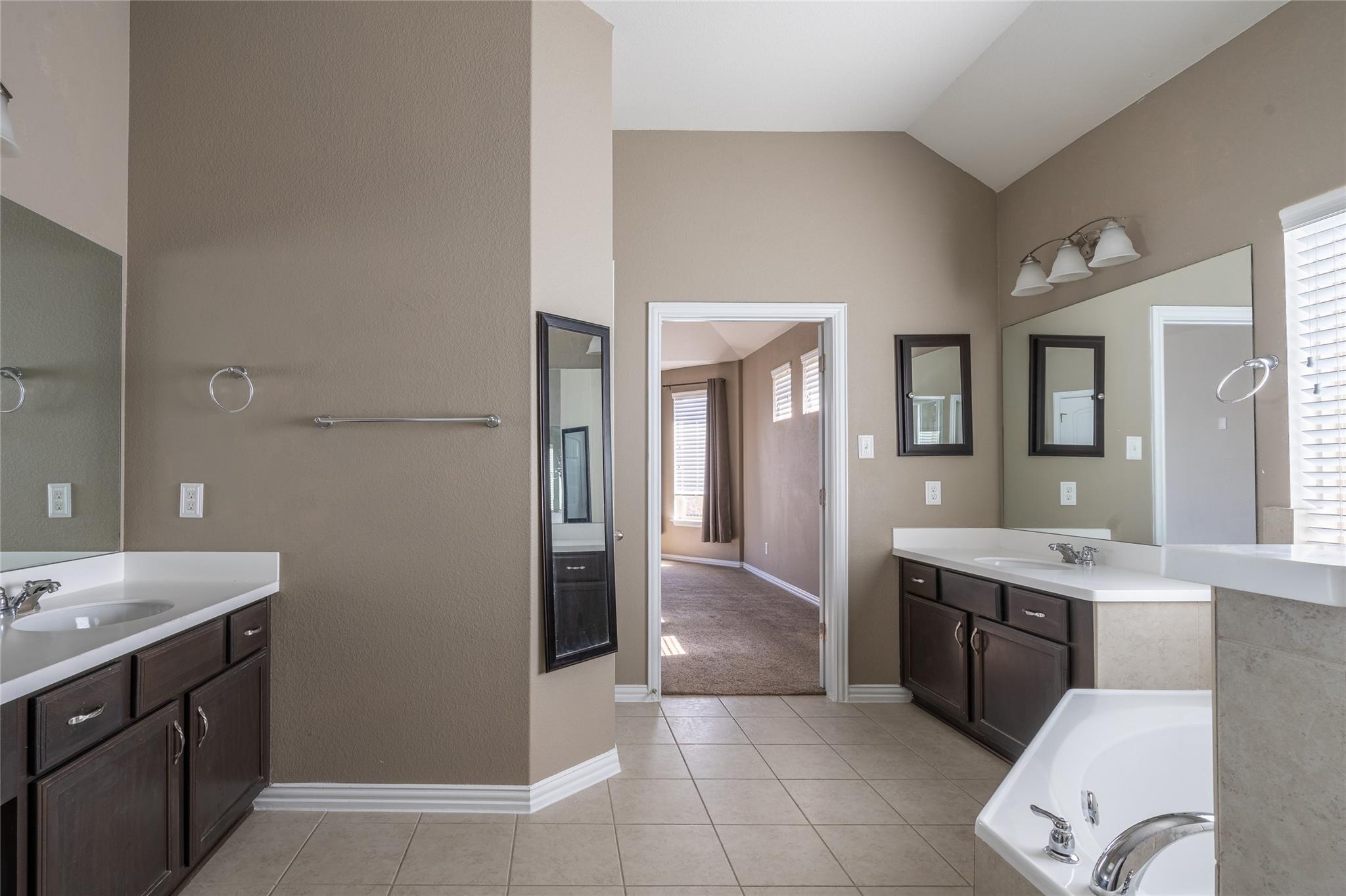 634 Blossom Valley Strm, Buda, TX 78610