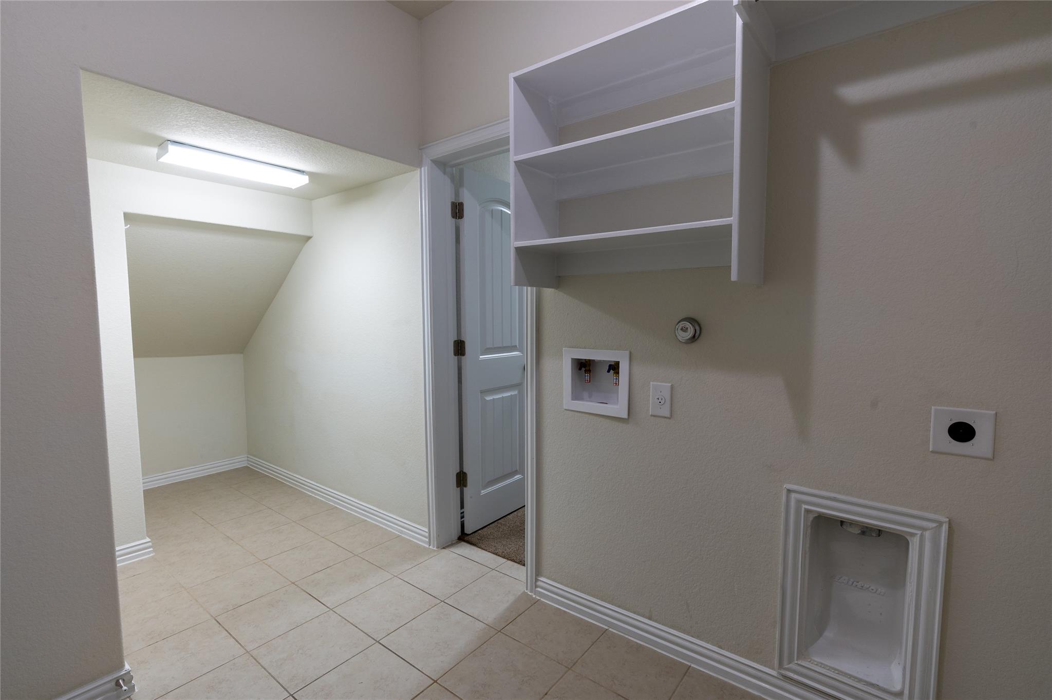 634 Blossom Valley Strm, Buda, TX 78610