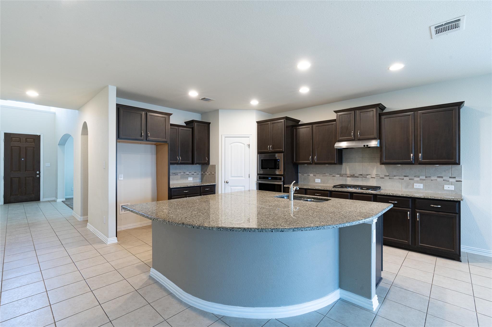 634 Blossom Valley Strm, Buda, TX 78610