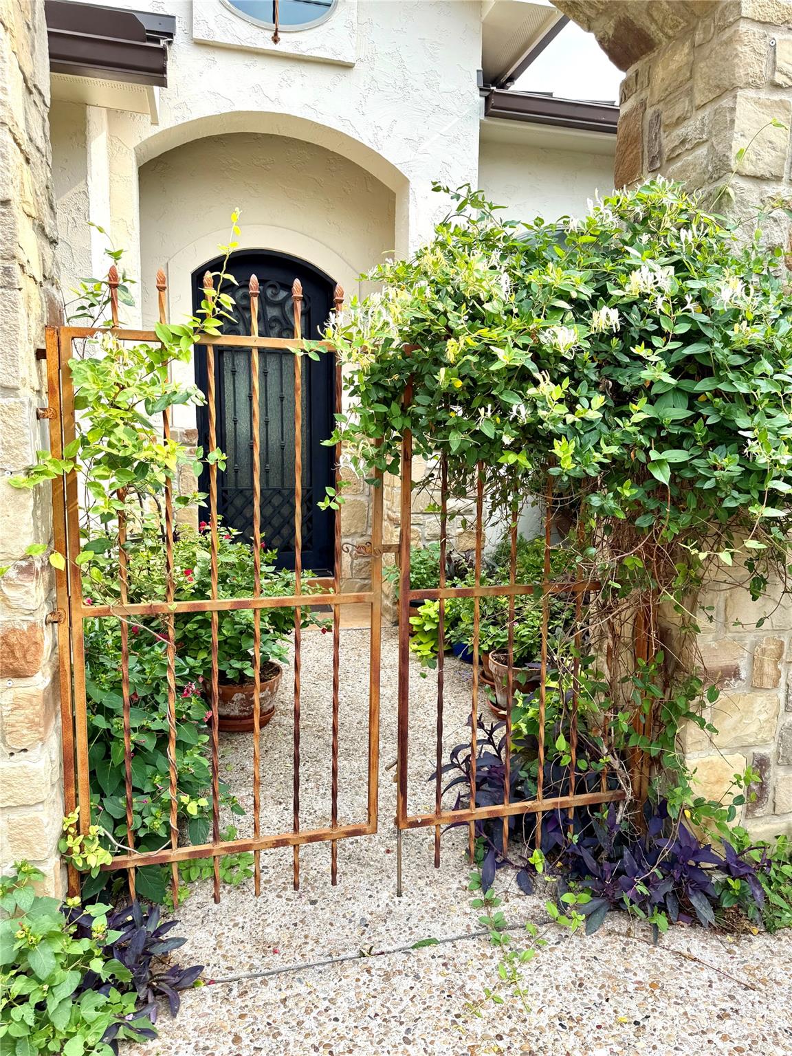 831 Southriver Rd, Wimberley, TX 78676