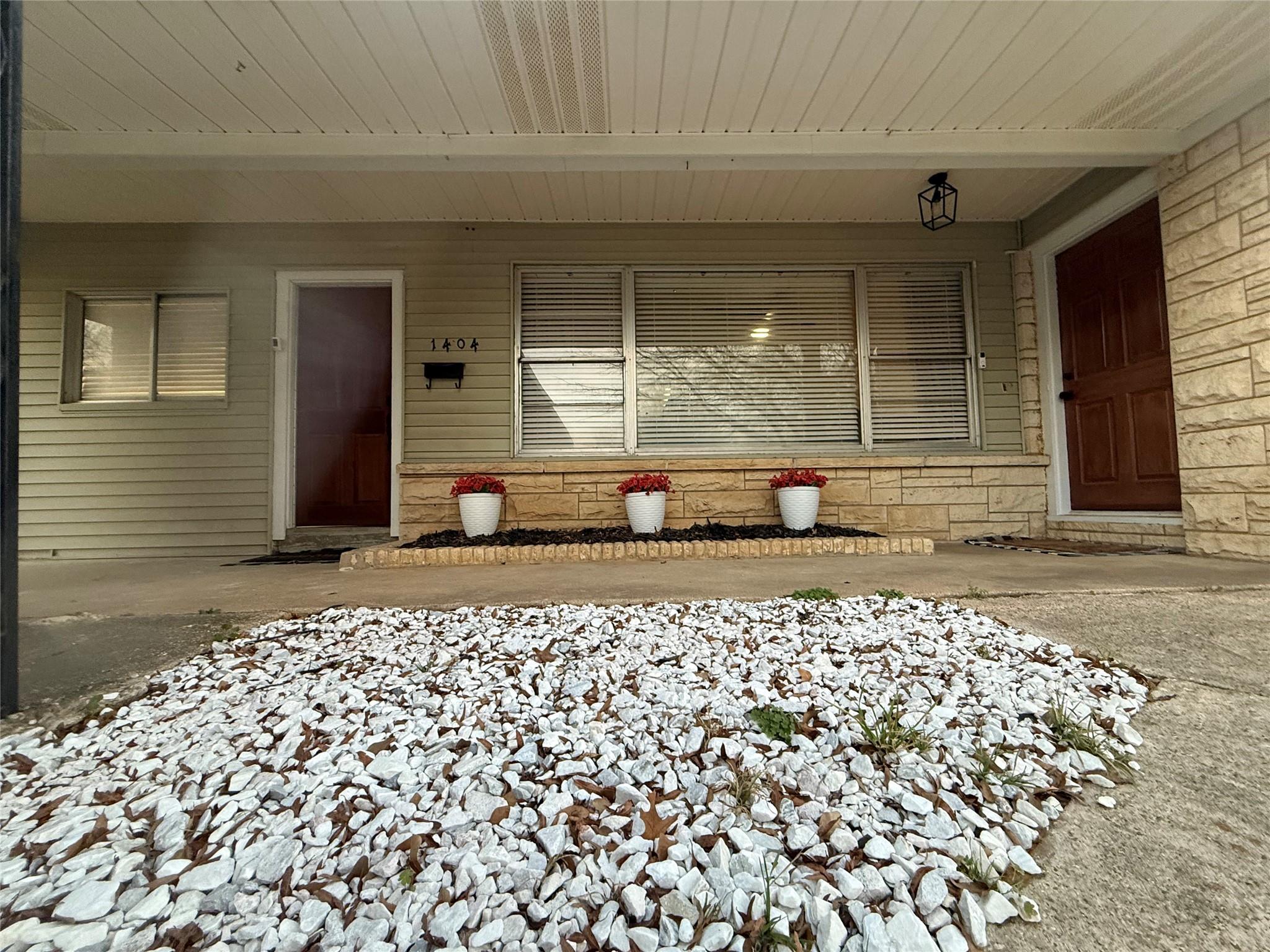 1404 Alcoa Ave, Rockdale, TX 76567