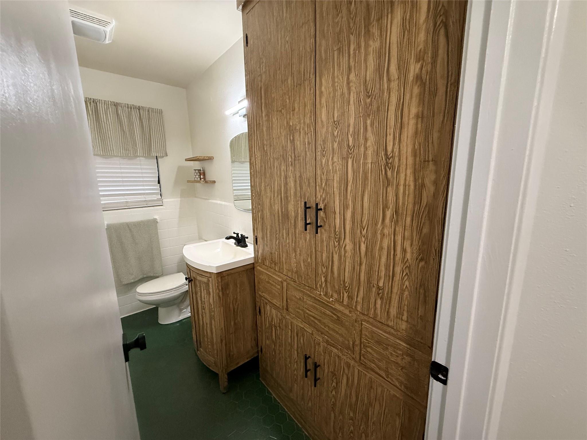 1404 Alcoa Ave, Rockdale, TX 76567