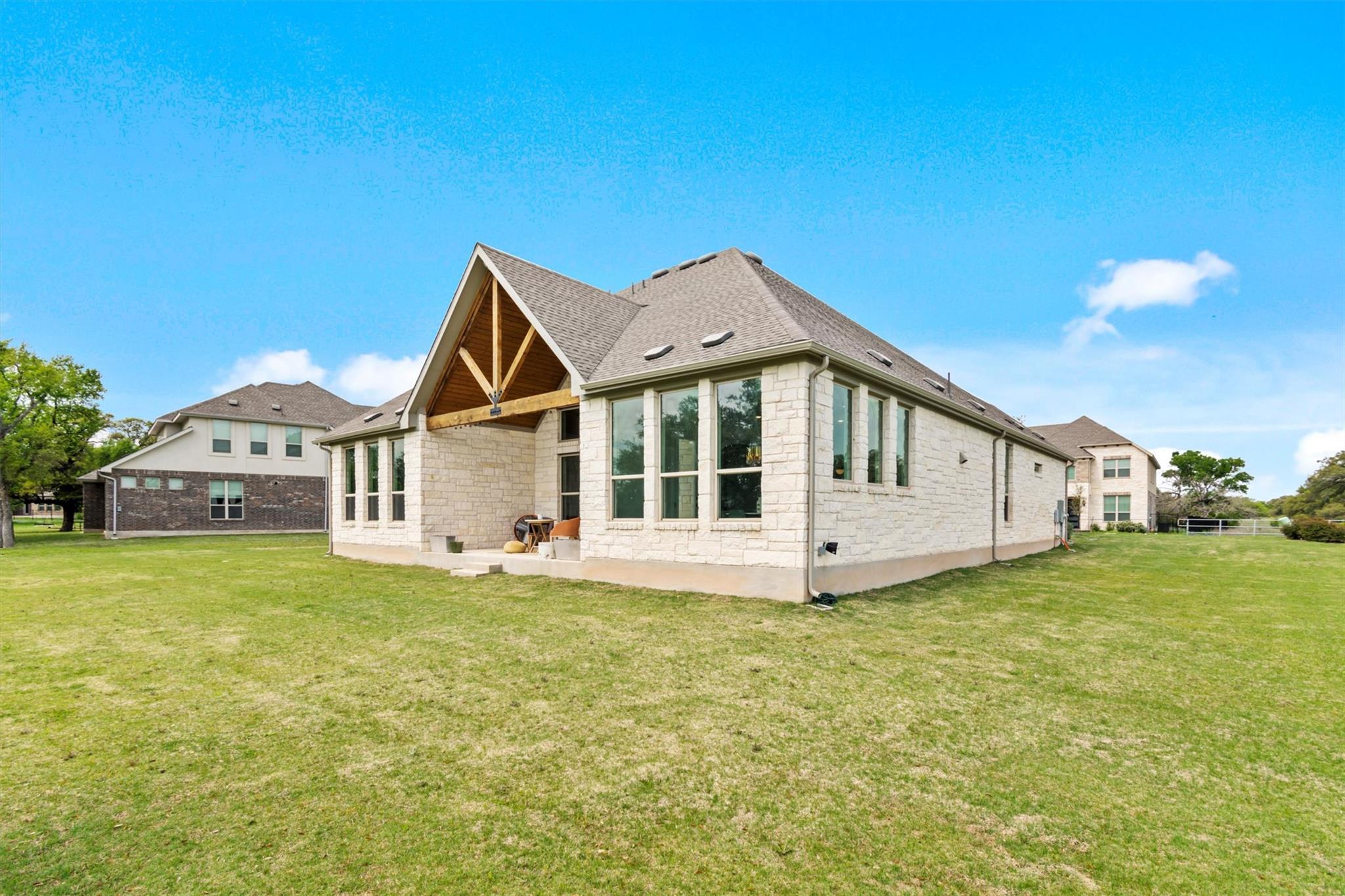 1412 Scenic Oaks Dr, Georgetown, TX 78628