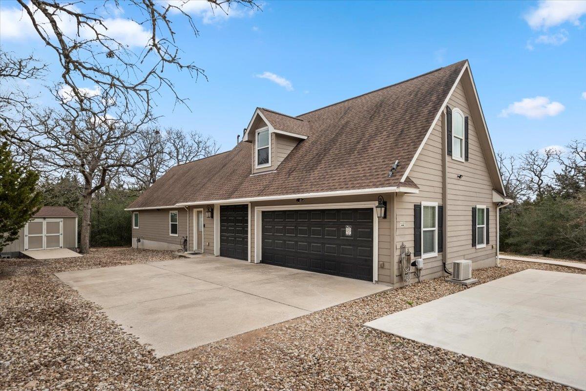 138 Wood Hollow Ct, Bastrop, TX 78602