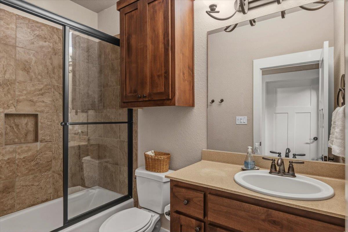 138 Wood Hollow Ct, Bastrop, TX 78602