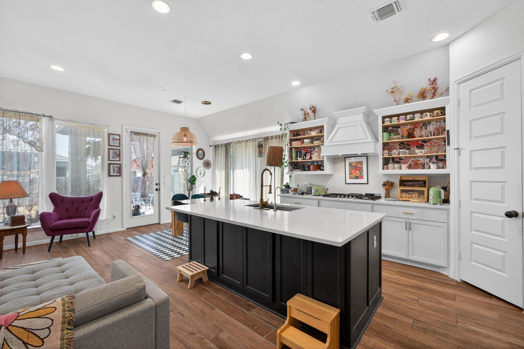 312 Jefferson Dr, Kyle, TX 78640