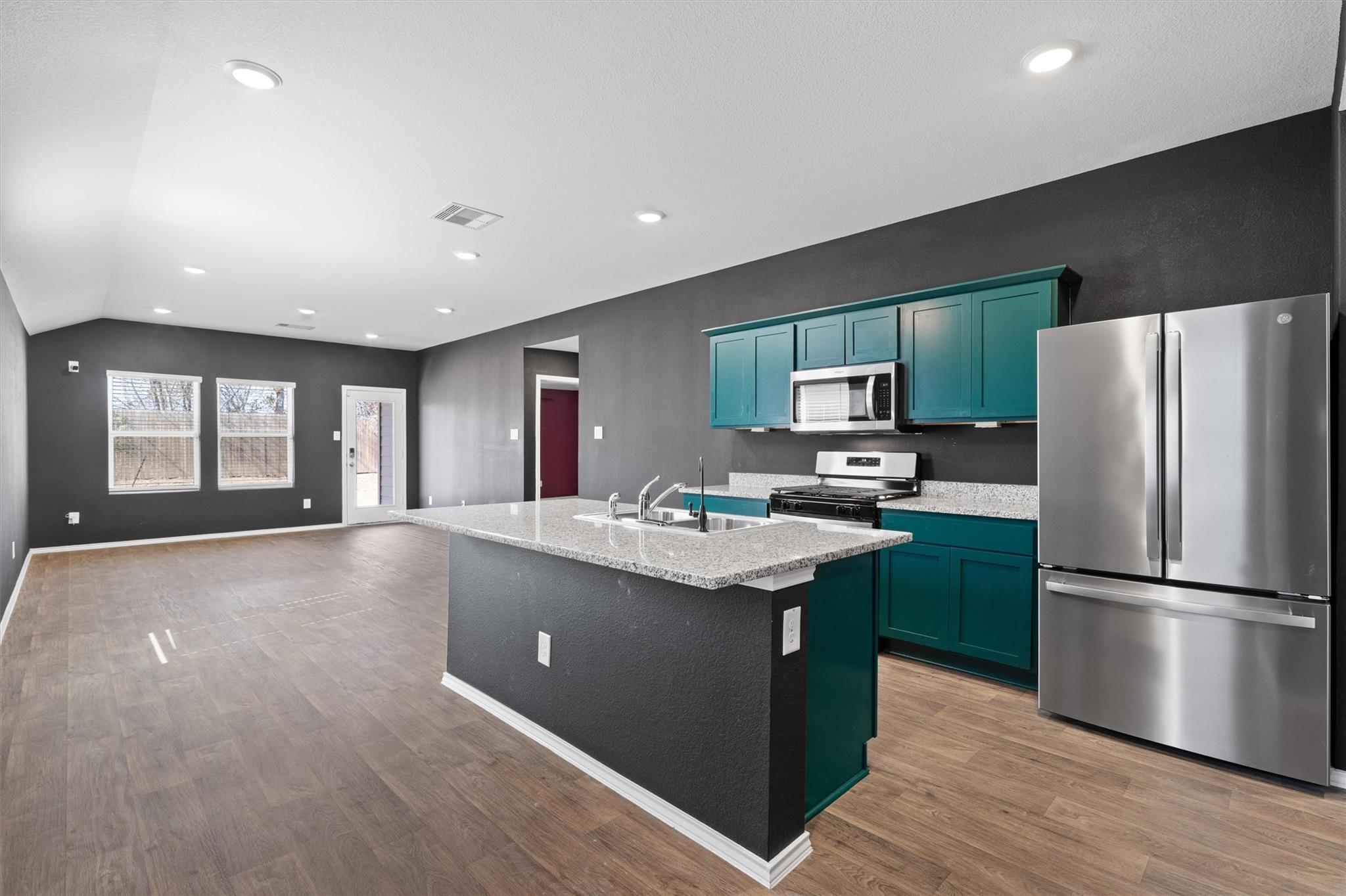 352 Sickle Loop, Uhland, TX 78640