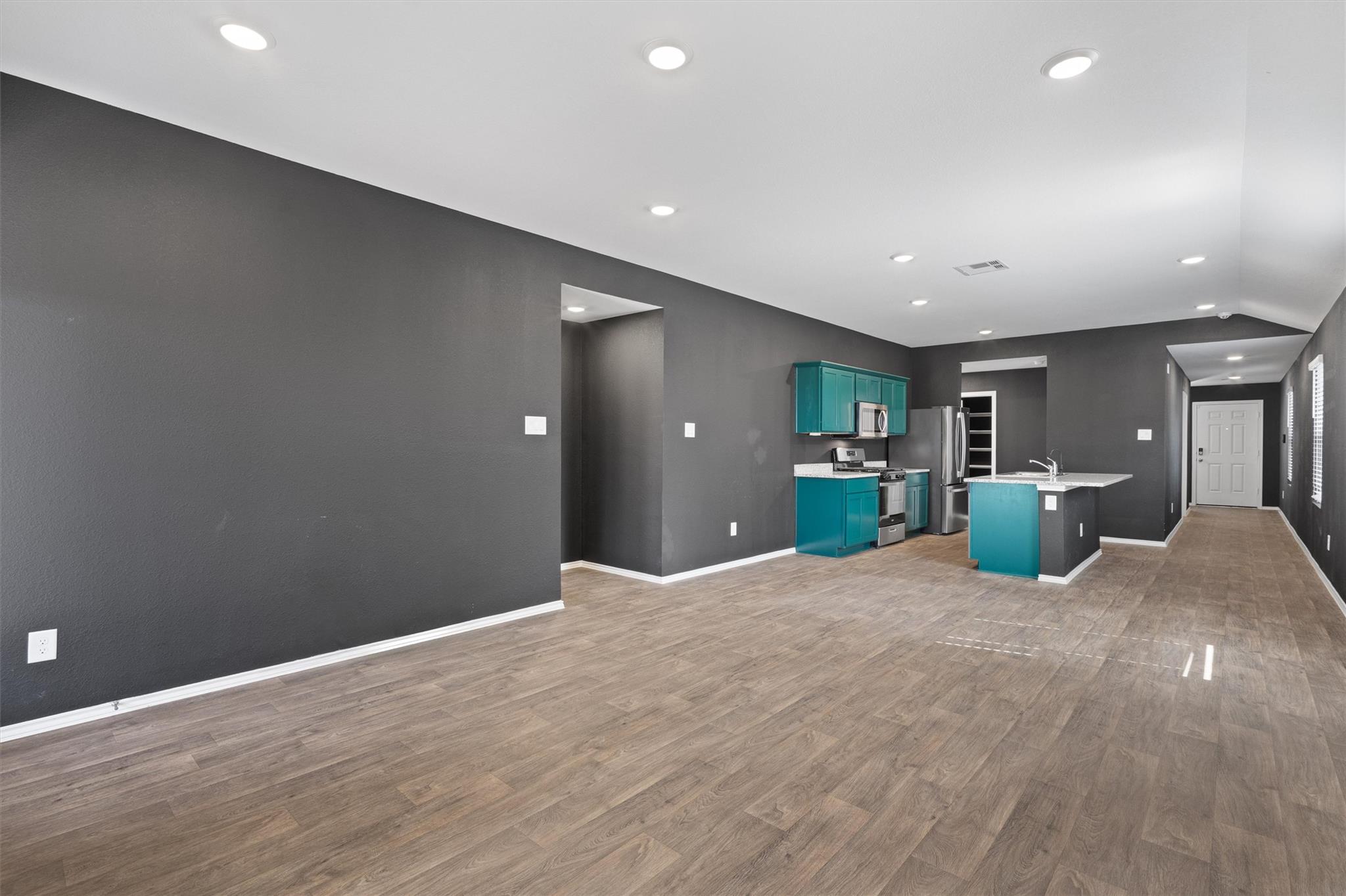 352 Sickle Loop, Uhland, TX 78640