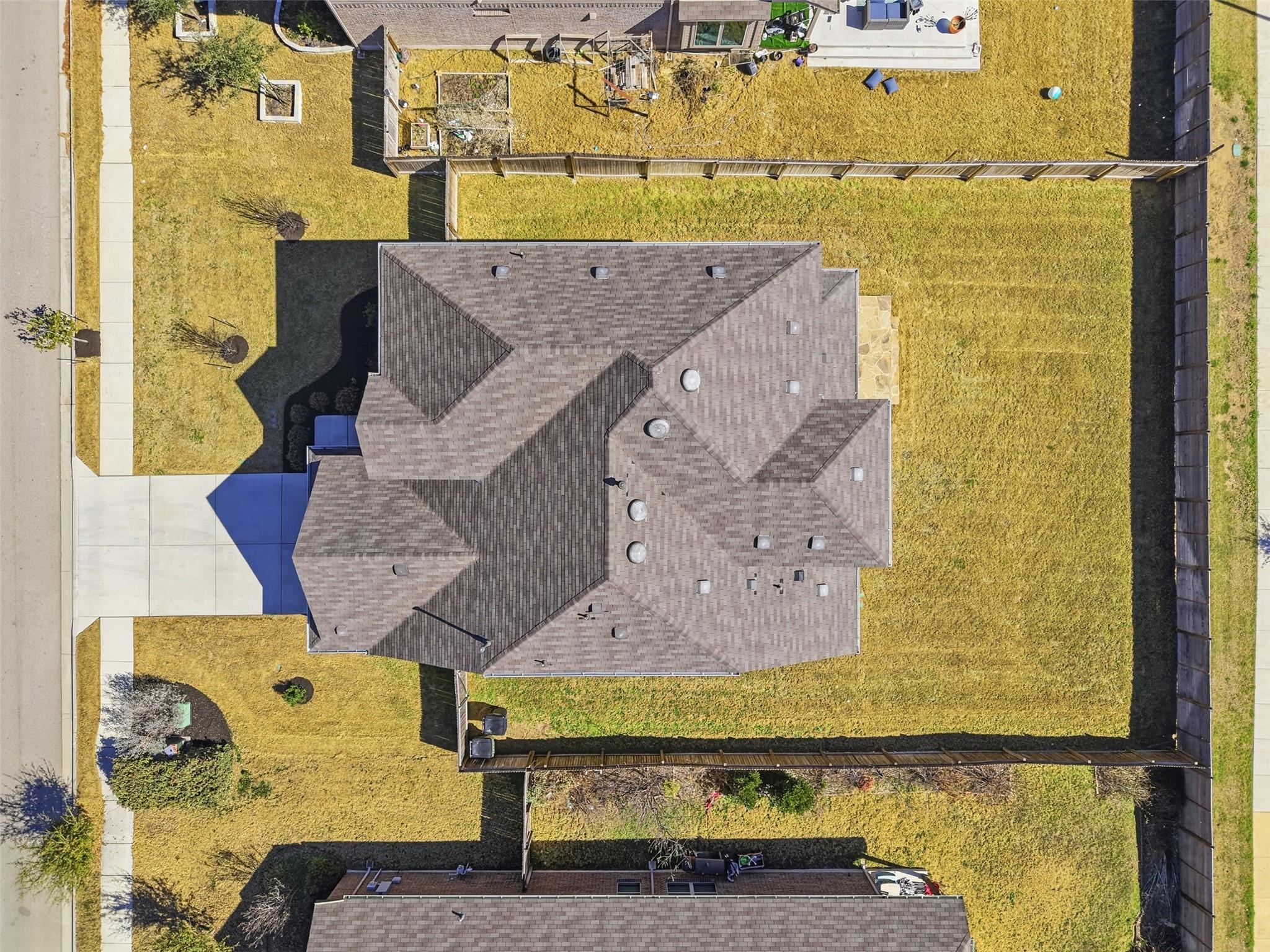 316 Clearlake Dr, Hutto, TX 78634