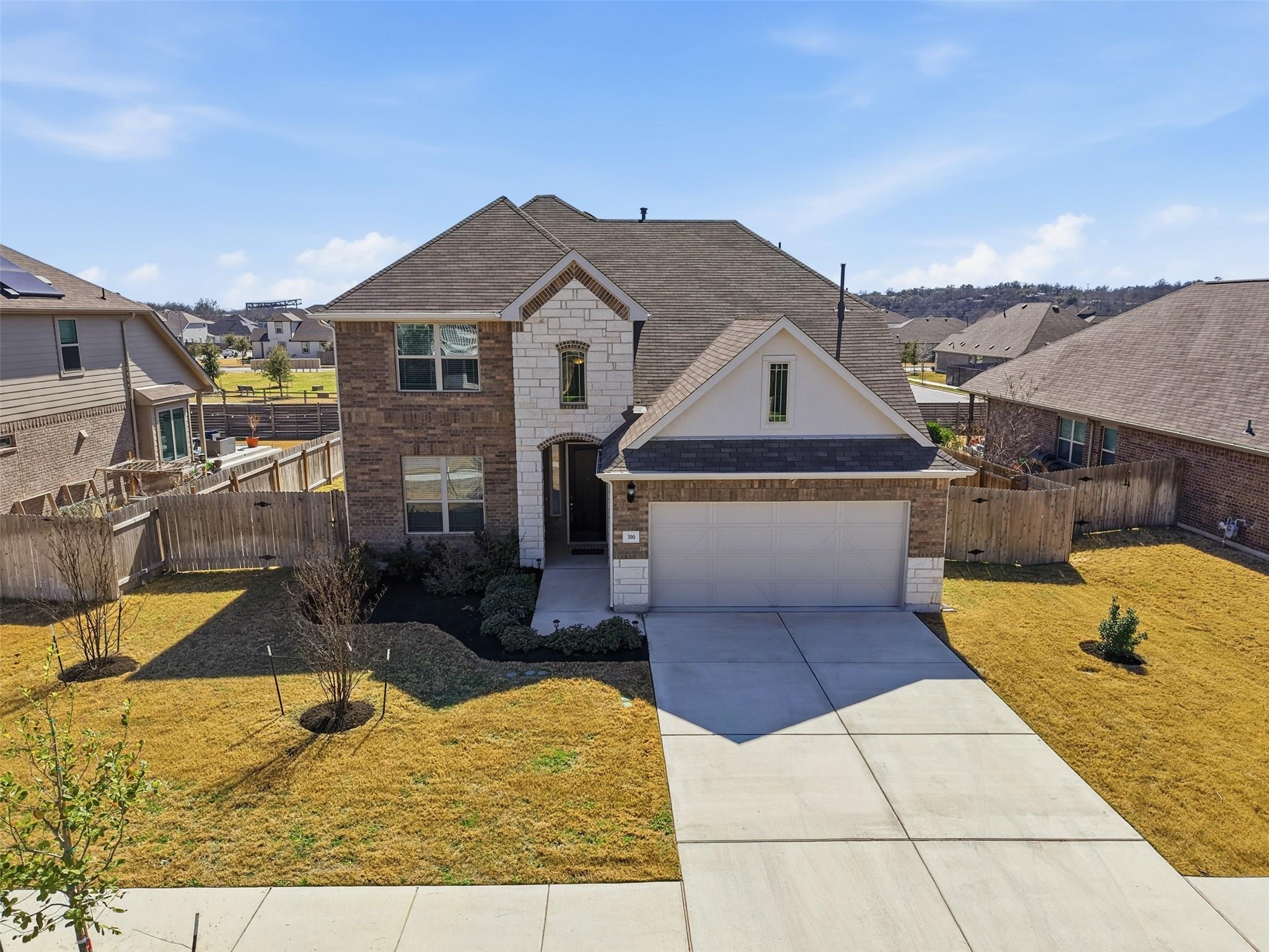 316 Clearlake Dr, Hutto, TX 78634