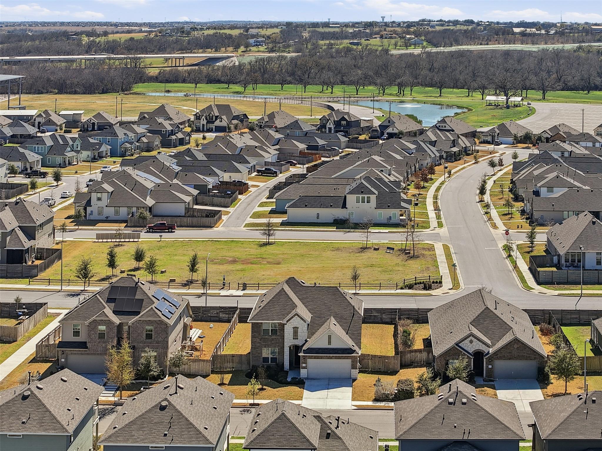 316 Clearlake Dr, Hutto, TX 78634