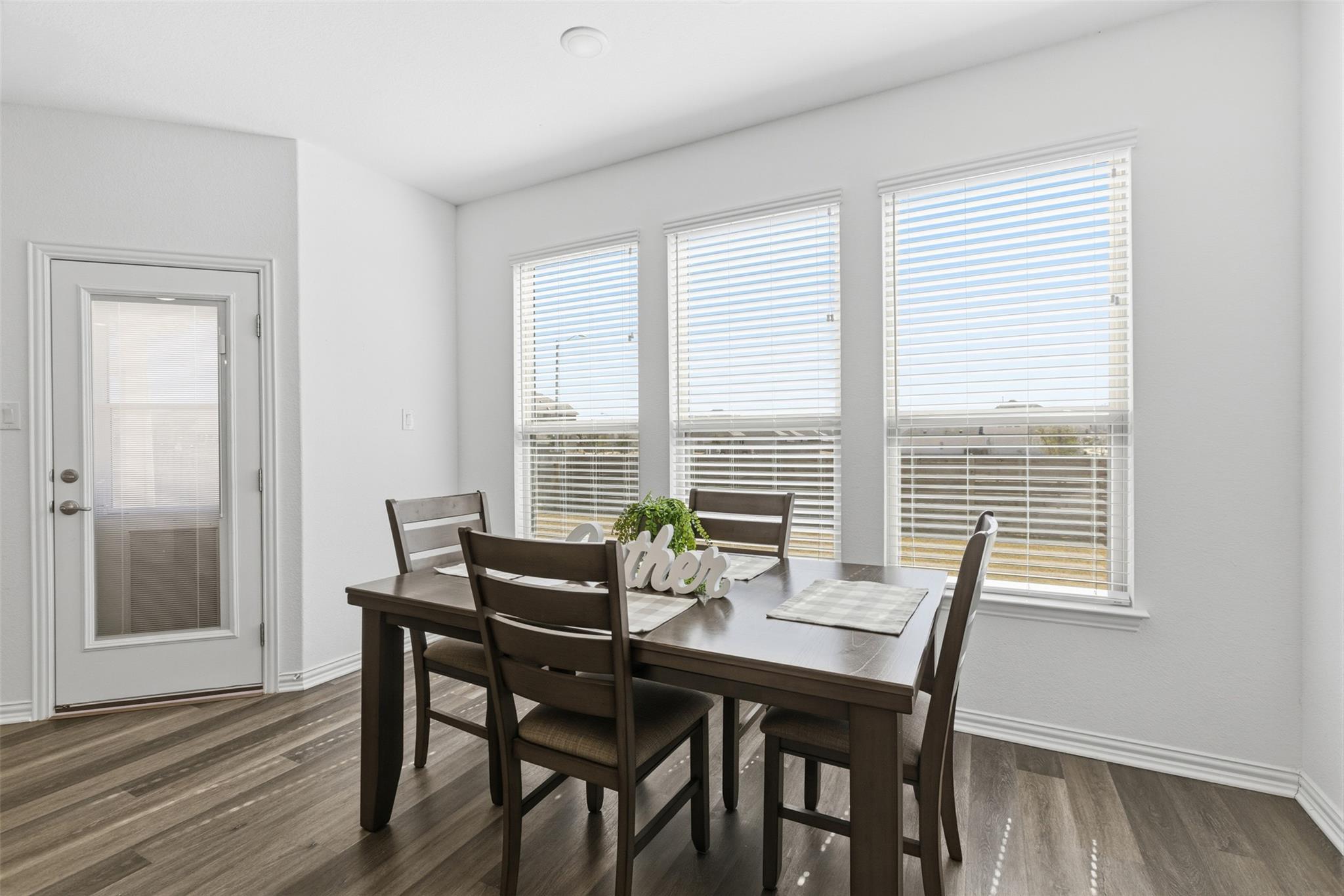 316 Clearlake Dr, Hutto, TX 78634